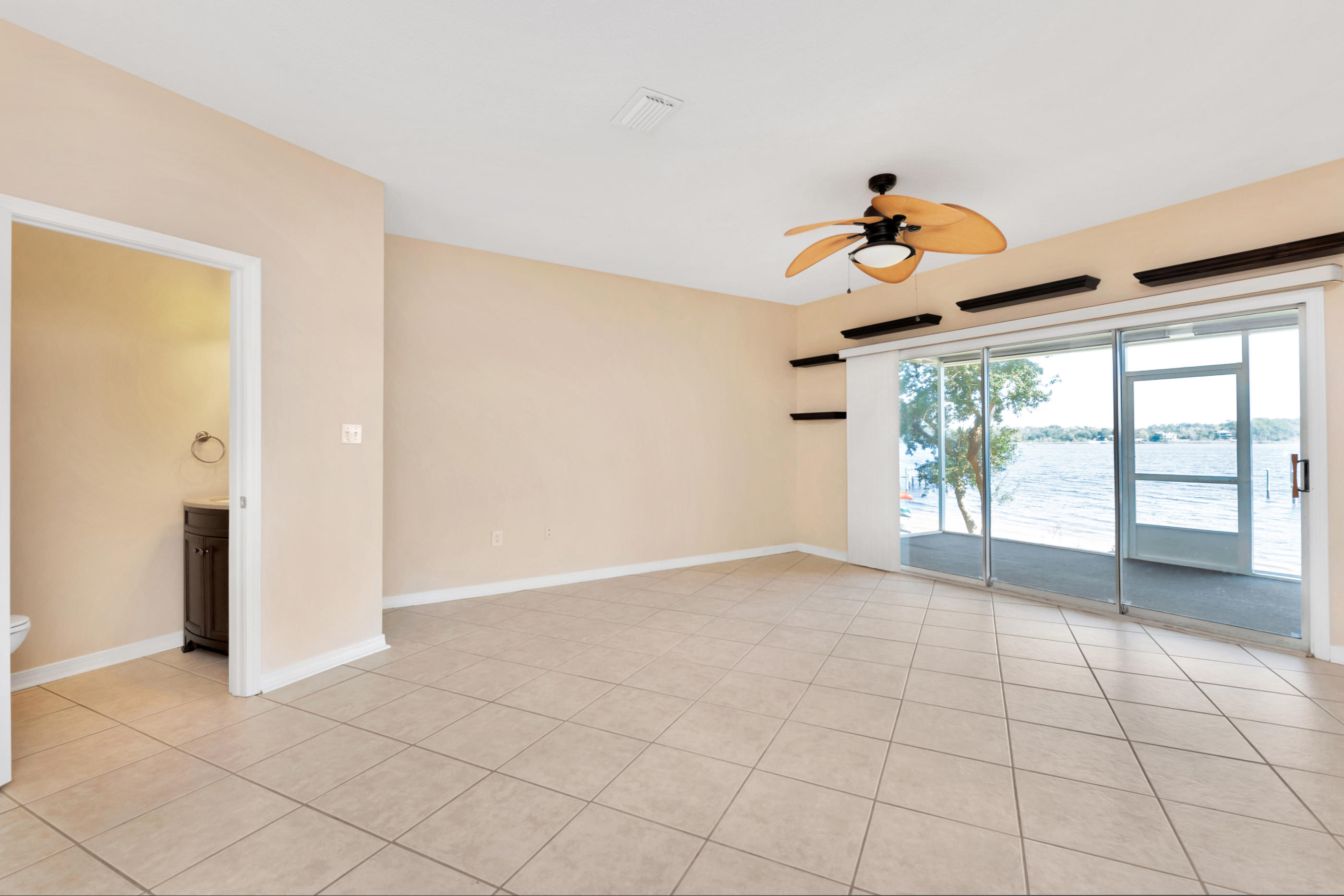 HIDDEN BAY VILLAGE - Residential