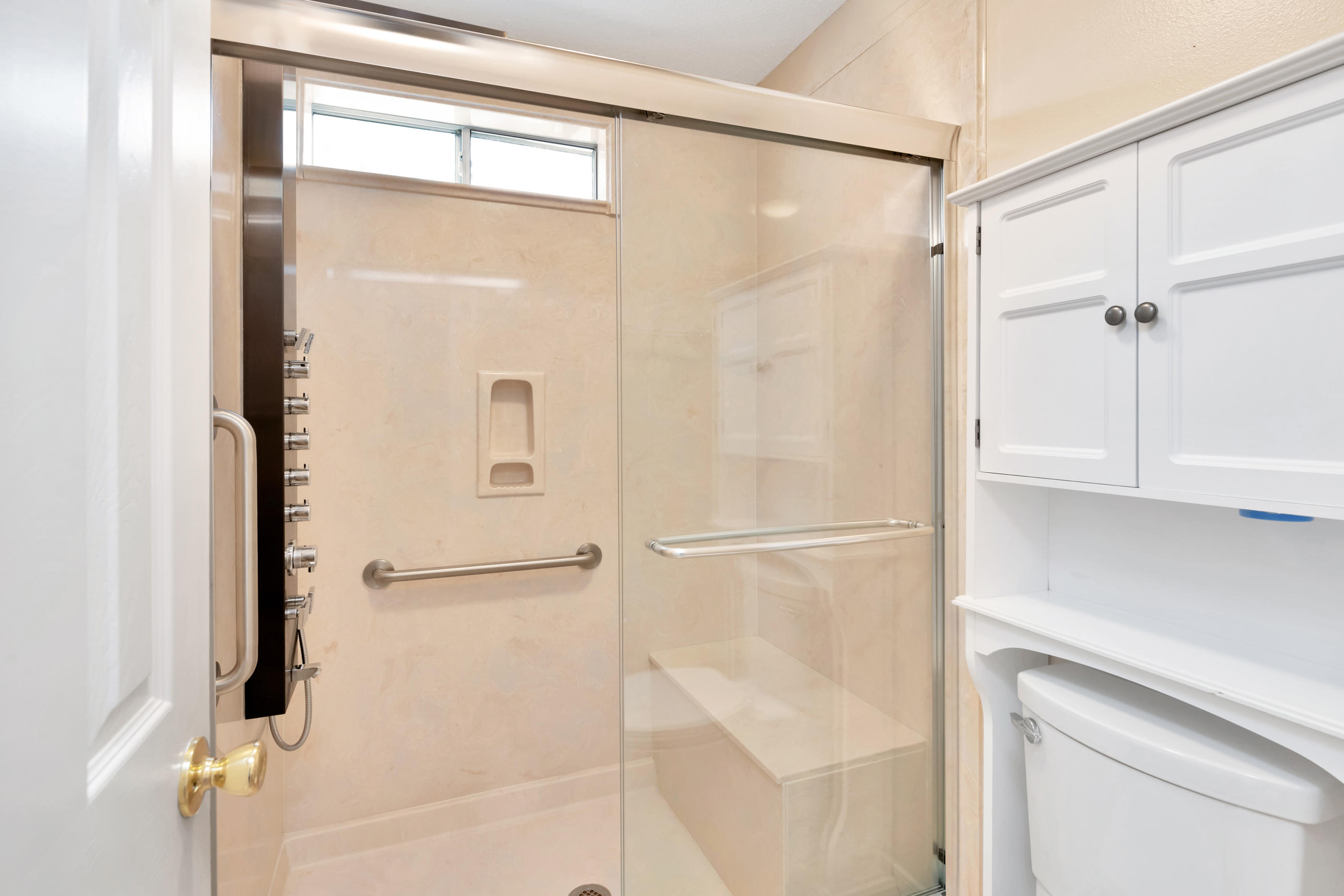 HIDDEN BAY VILLAGE - Residential