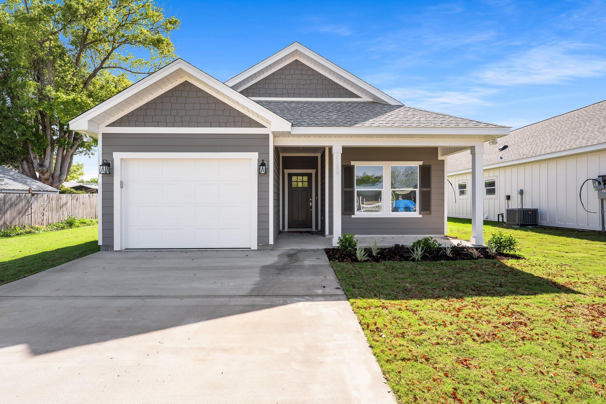 Great new construction home, centrally located in Panama City Florida, Close to downtown, shopping, schools and recusants. This home has so many upgrades from Custom cabinets, Tile flooring, quartz countertops, spacious bedrooms, back porch and good size yard. This home can't be beat if you are looking for new construction in the downtown area. Call today for more information.