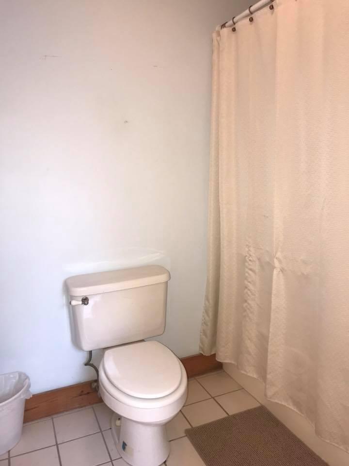 PRCL C DESC MORE AS:COM AT THE NW/C OF SEC RUN S 00 DEG 00'00''W 658.04 FT RUN N 84 DEG 32'53''E 174 - Residential