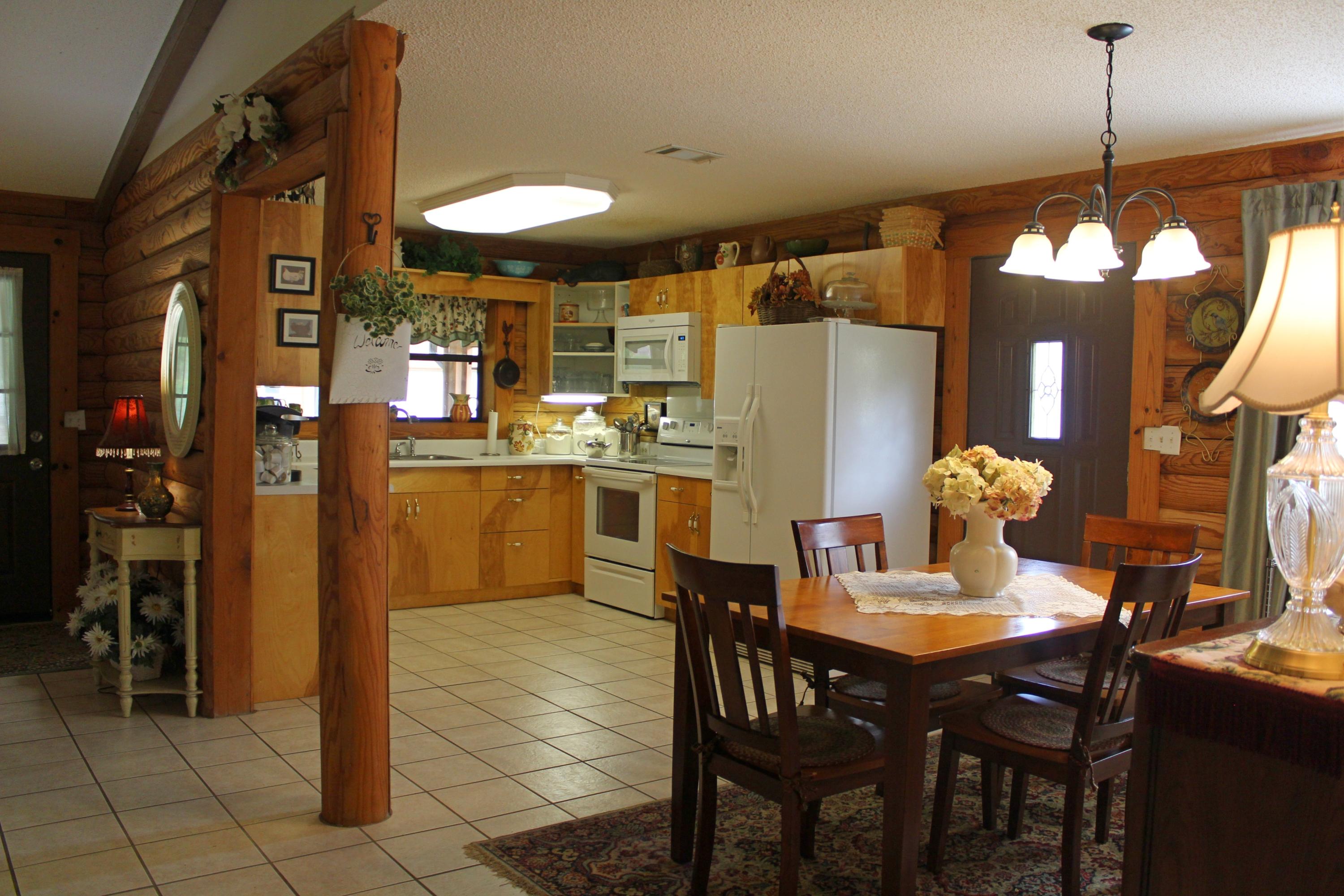 PRCL C DESC MORE AS:COM AT THE NW/C OF SEC RUN S 00 DEG 00'00''W 658.04 FT RUN N 84 DEG 32'53''E 174 - Residential