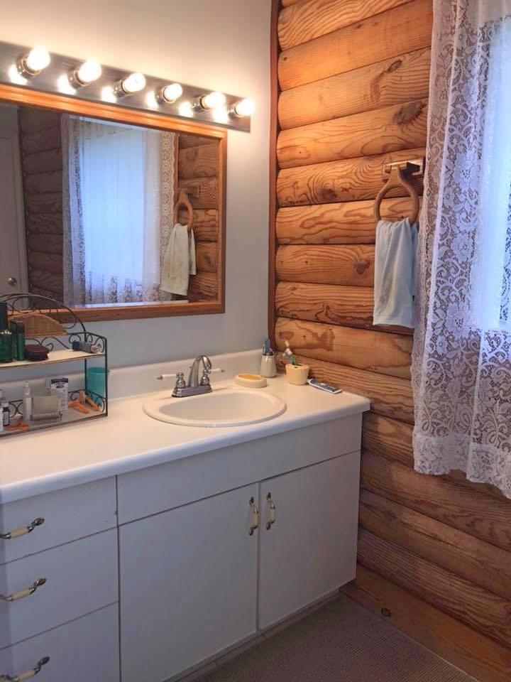 PRCL C DESC MORE AS:COM AT THE NW/C OF SEC RUN S 00 DEG 00'00''W 658.04 FT RUN N 84 DEG 32'53''E 174 - Residential