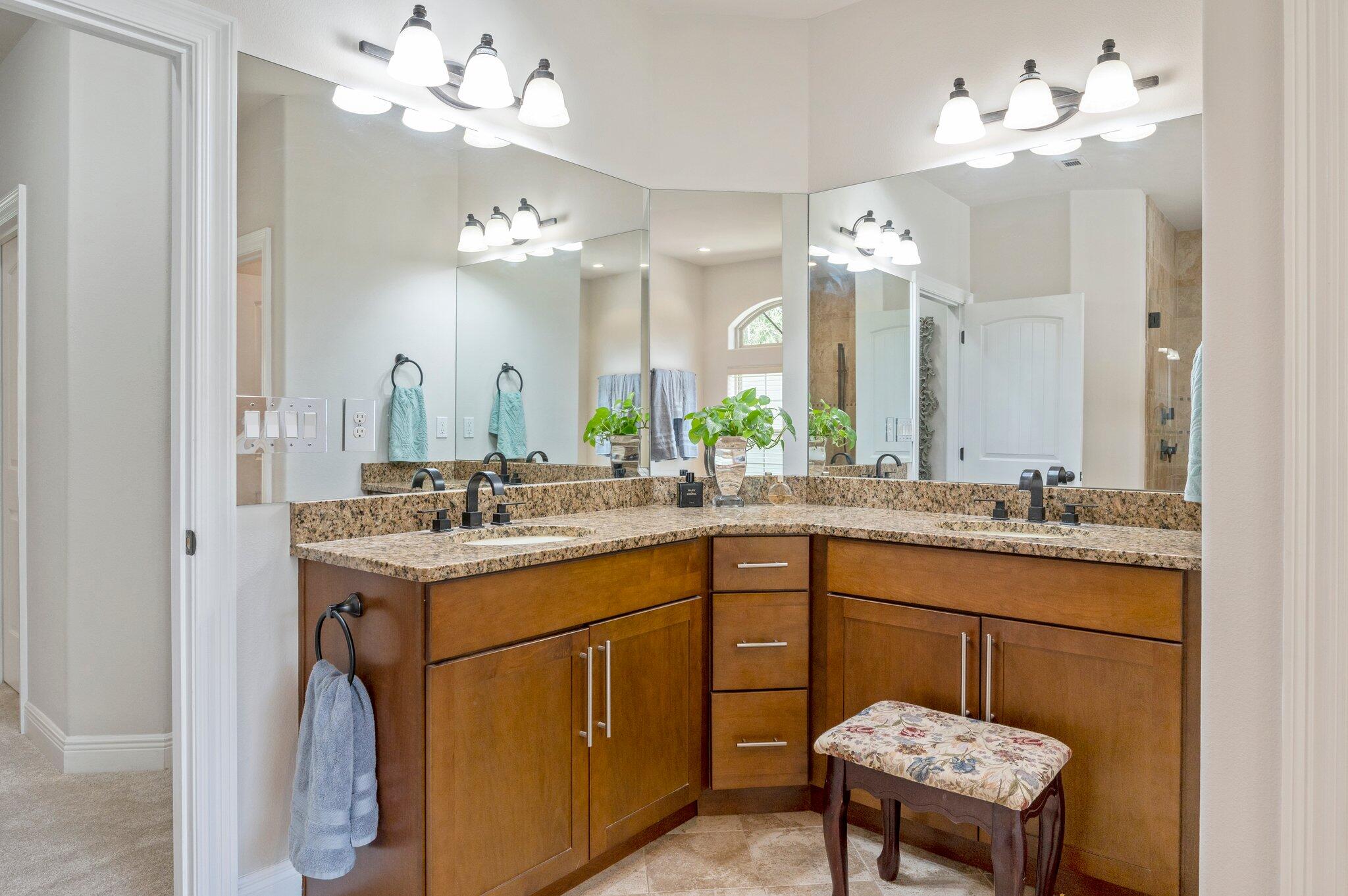 CLAIRES VINEYARD - Residential