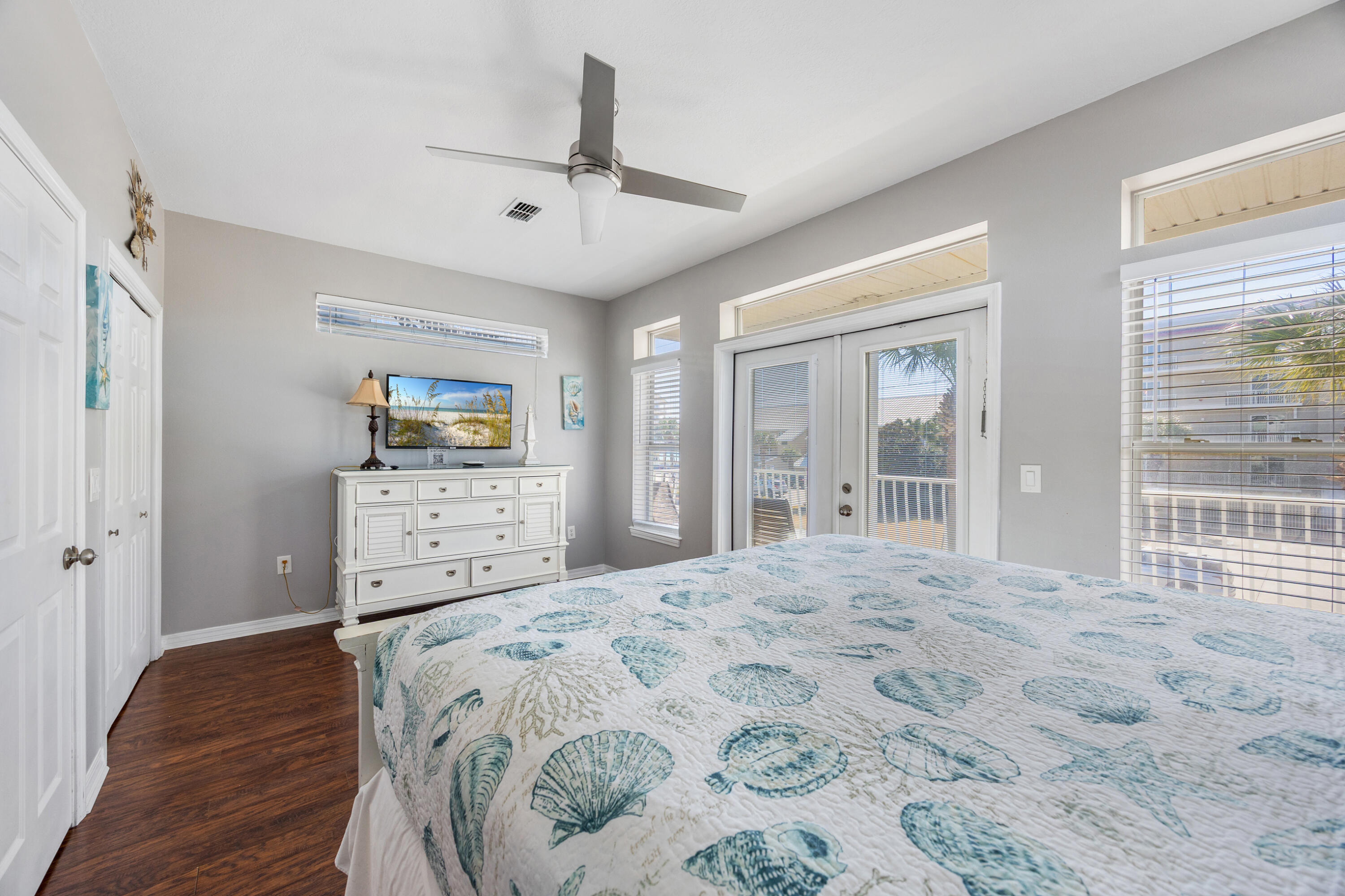 CRYSTAL BEACH - Residential