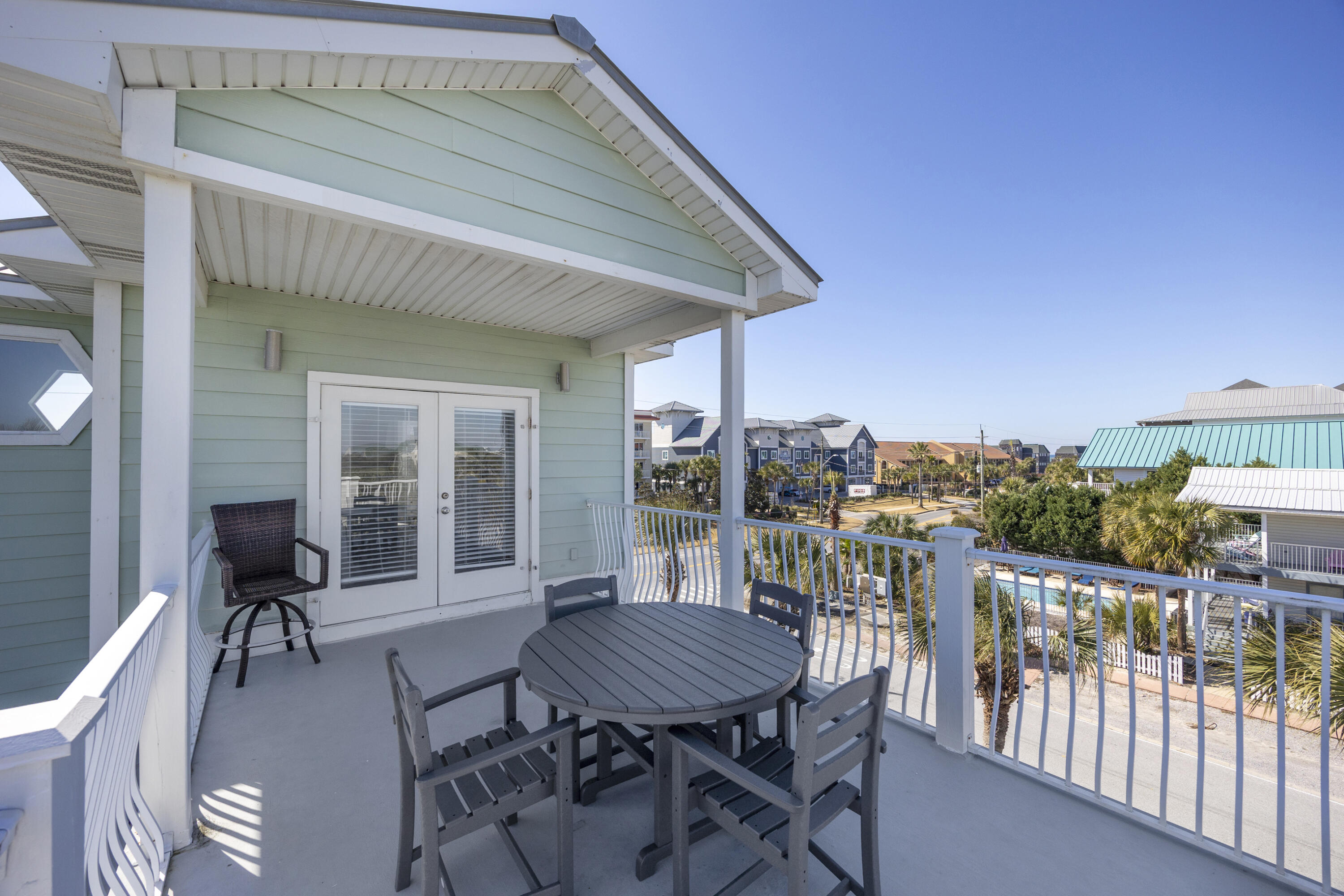 CRYSTAL BEACH - Residential