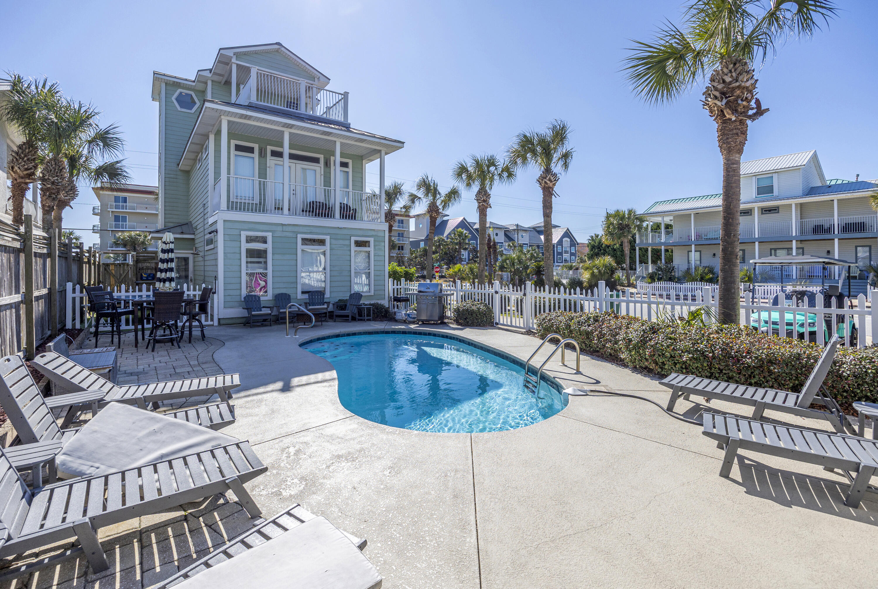 CRYSTAL BEACH - Residential