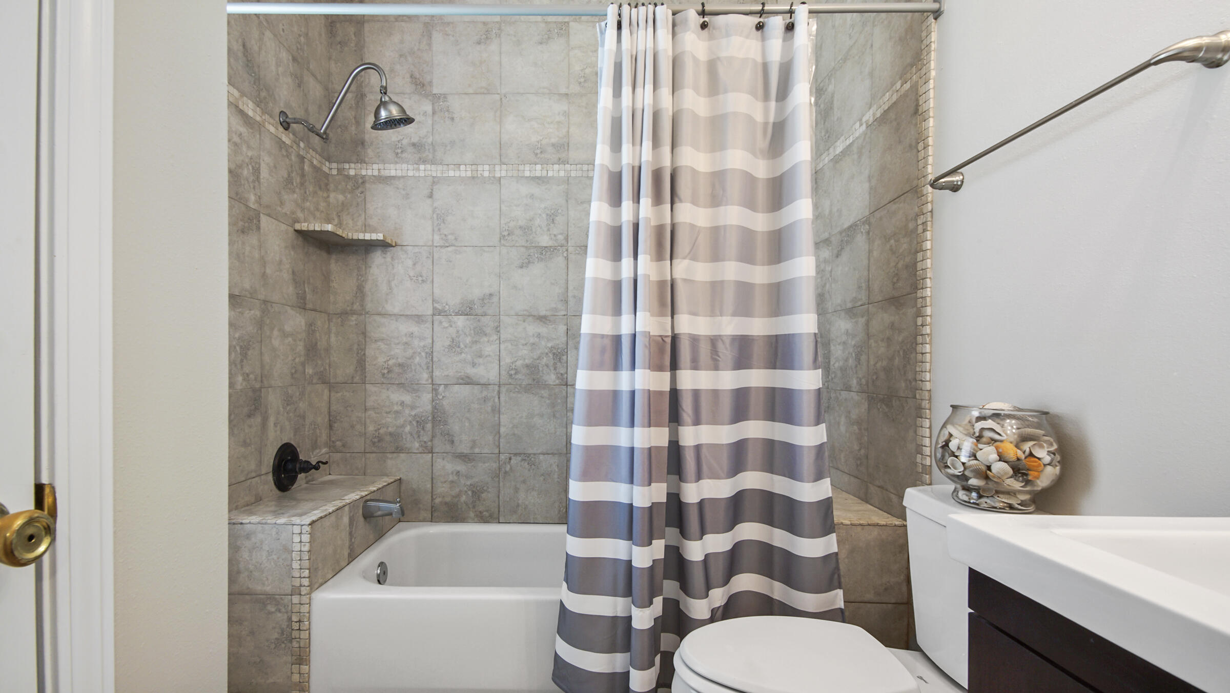 OAKWOOD LAKES ESTATES - Residential