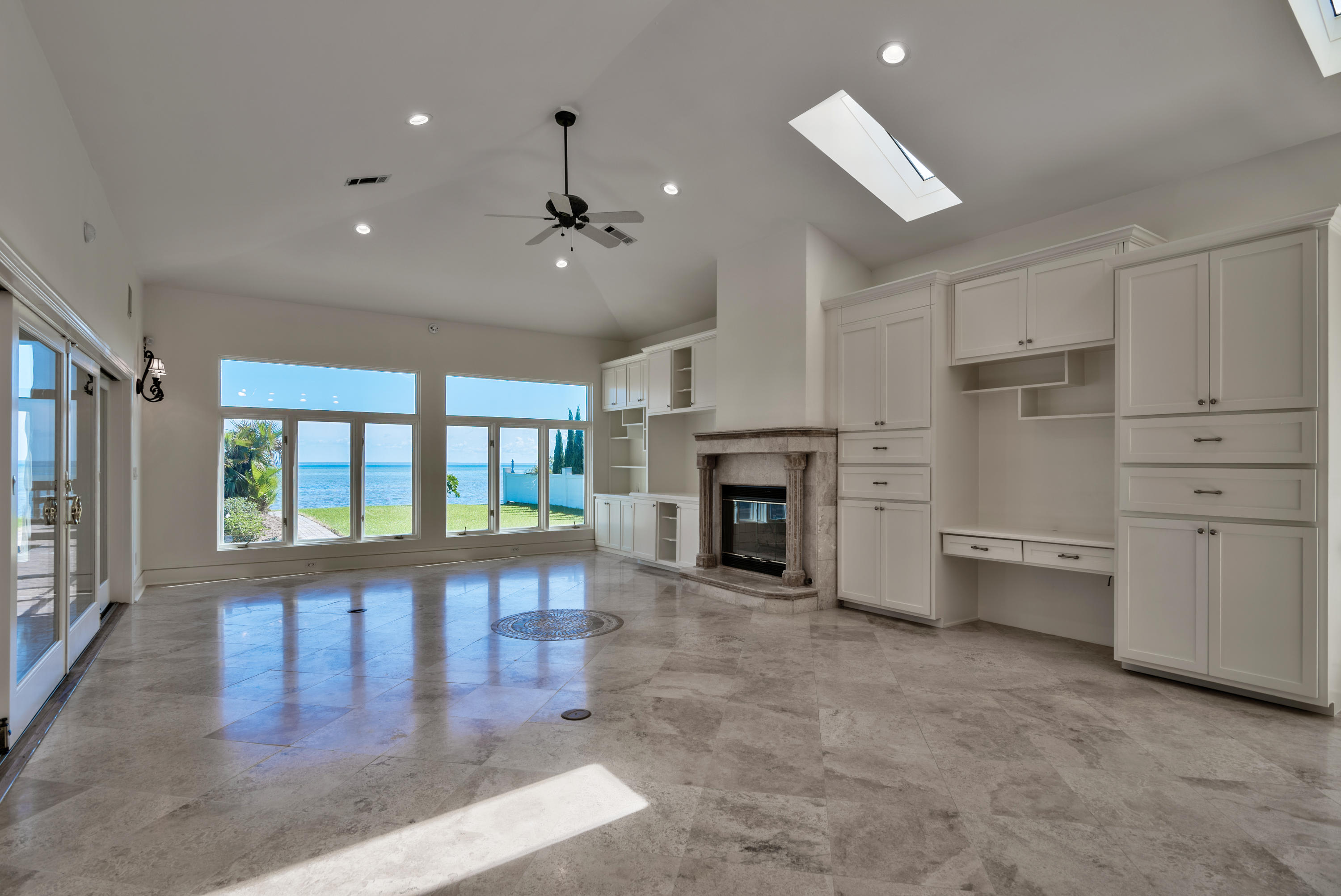 HOLIDAY SHORES ESTATES - Residential