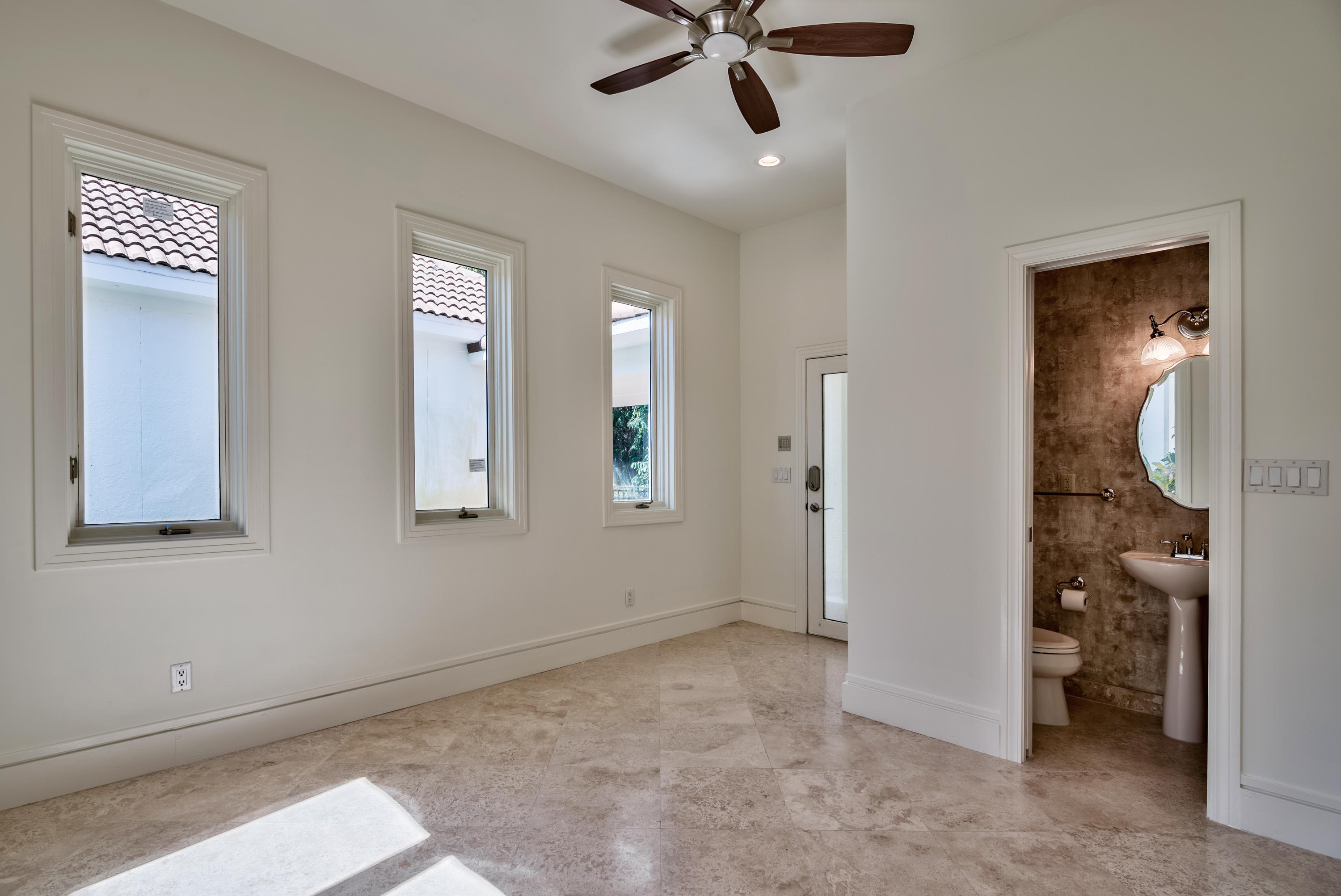 HOLIDAY SHORES ESTATES - Residential
