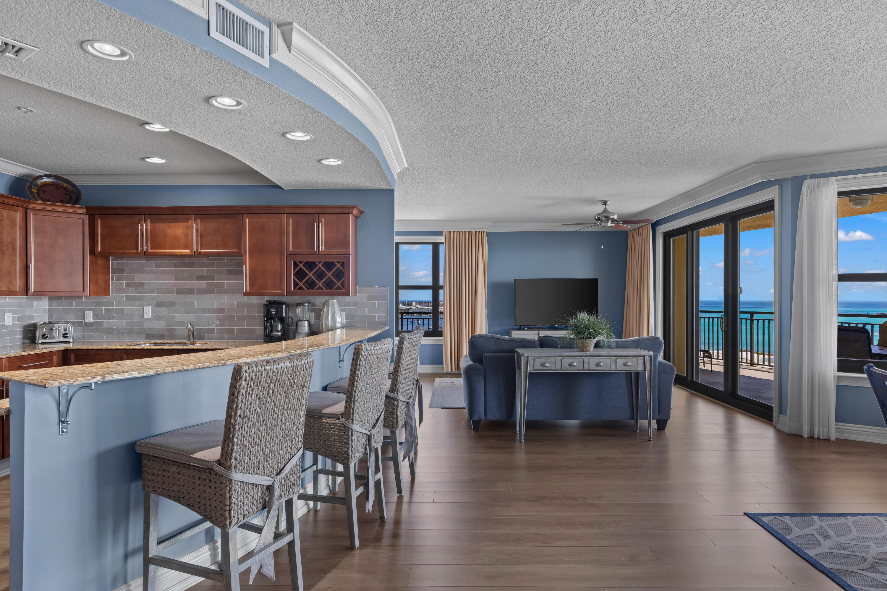EMERALD GRANDE - Residential