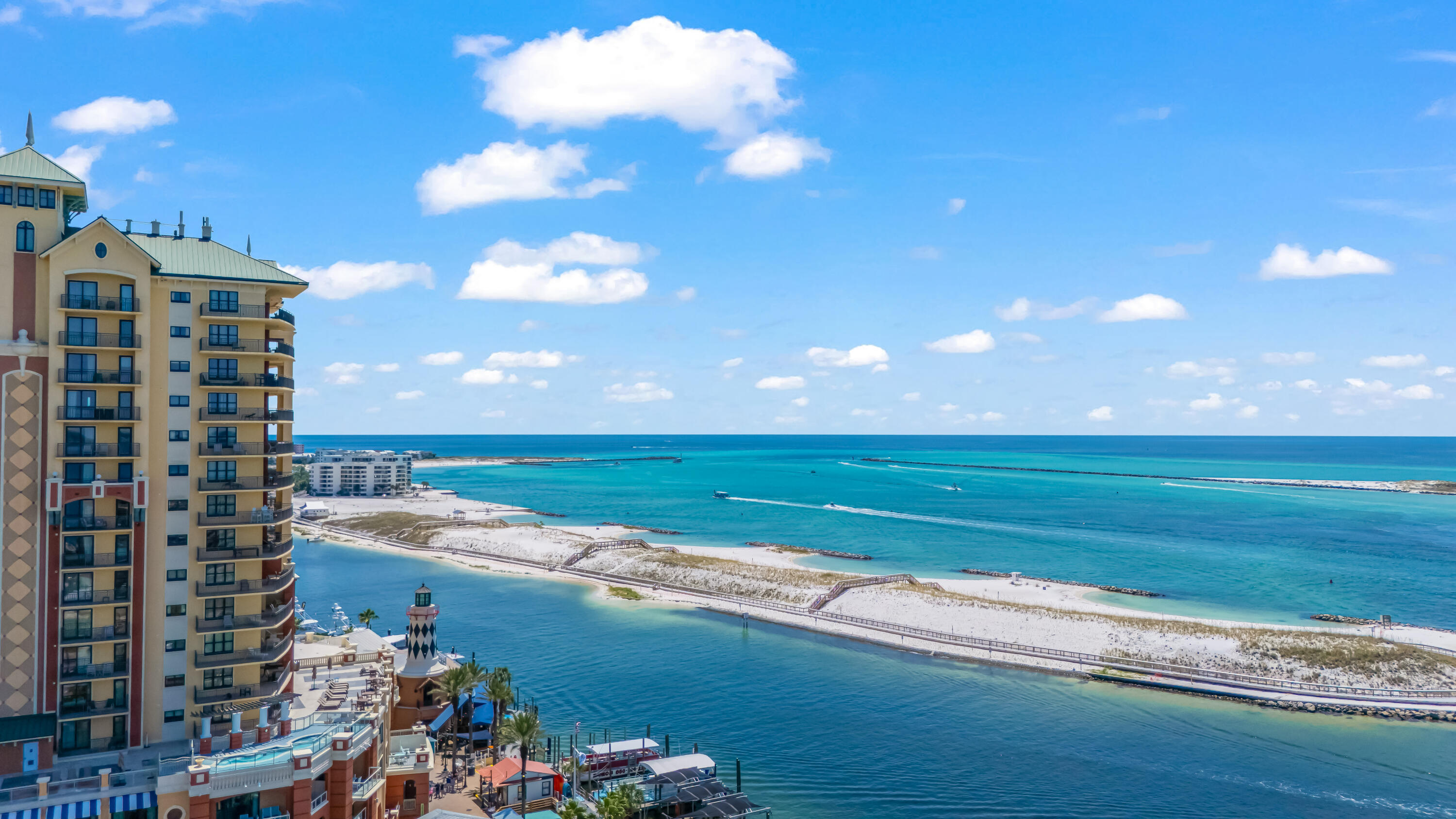 EMERALD GRANDE - Residential