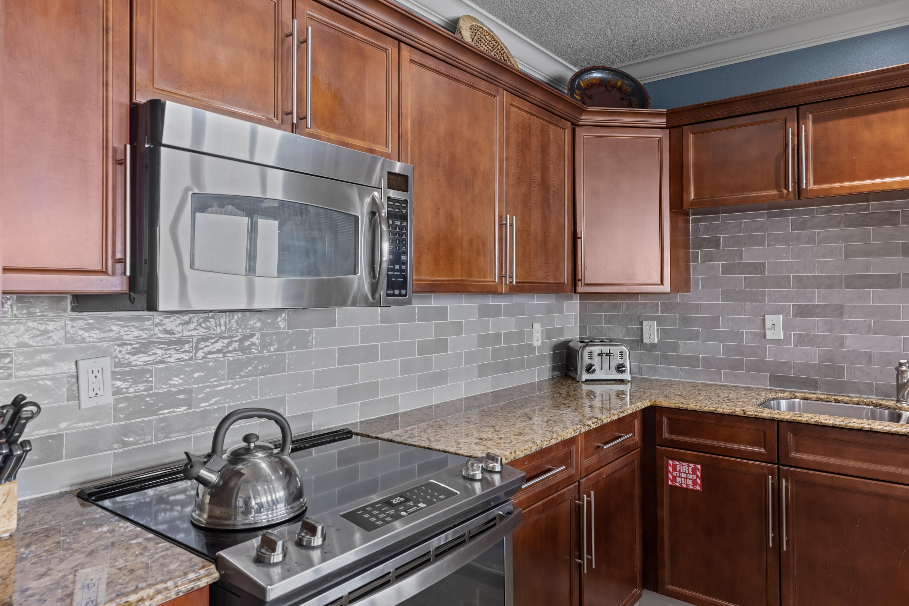 EMERALD GRANDE - Residential