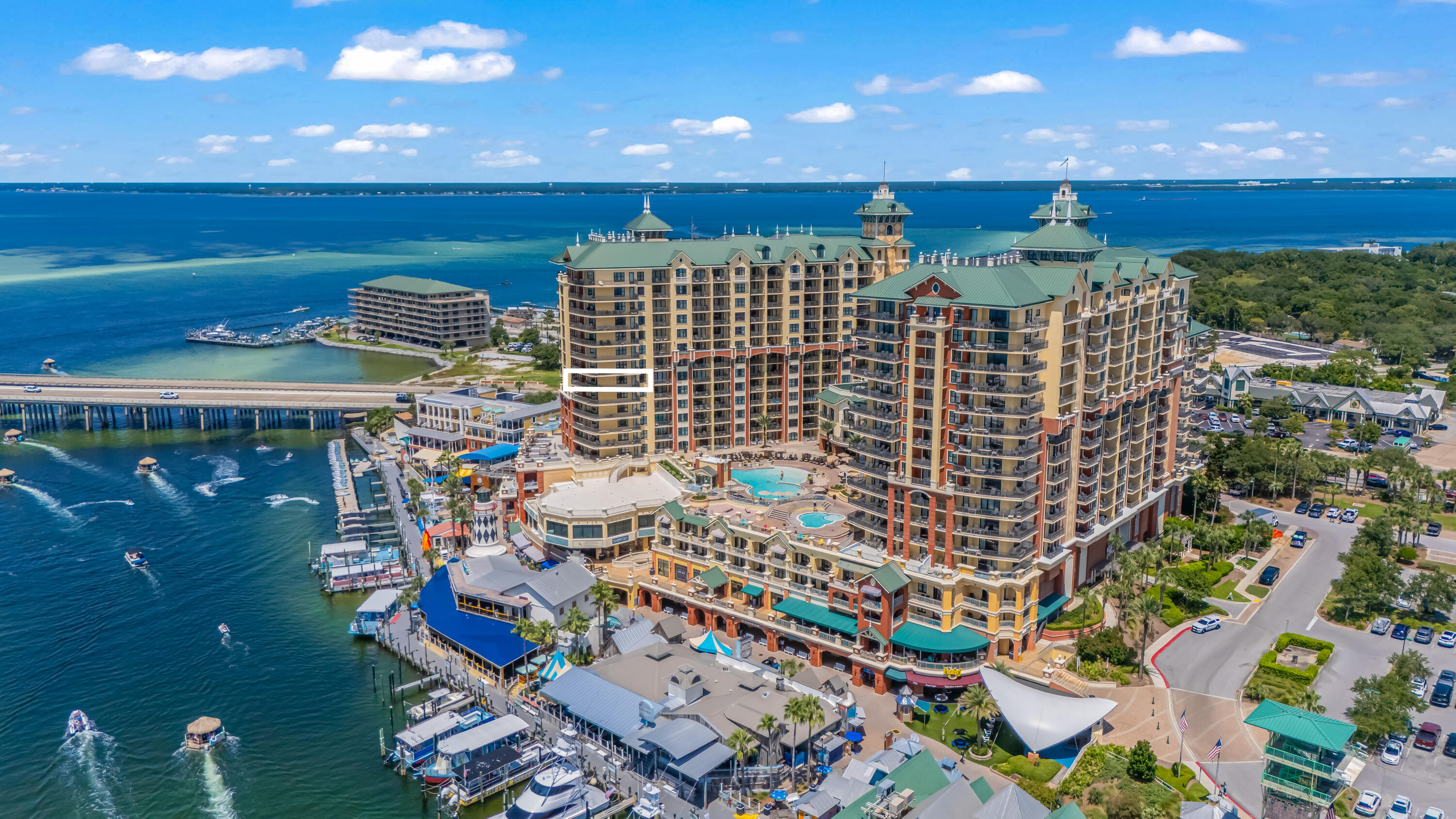 EMERALD GRANDE - Residential