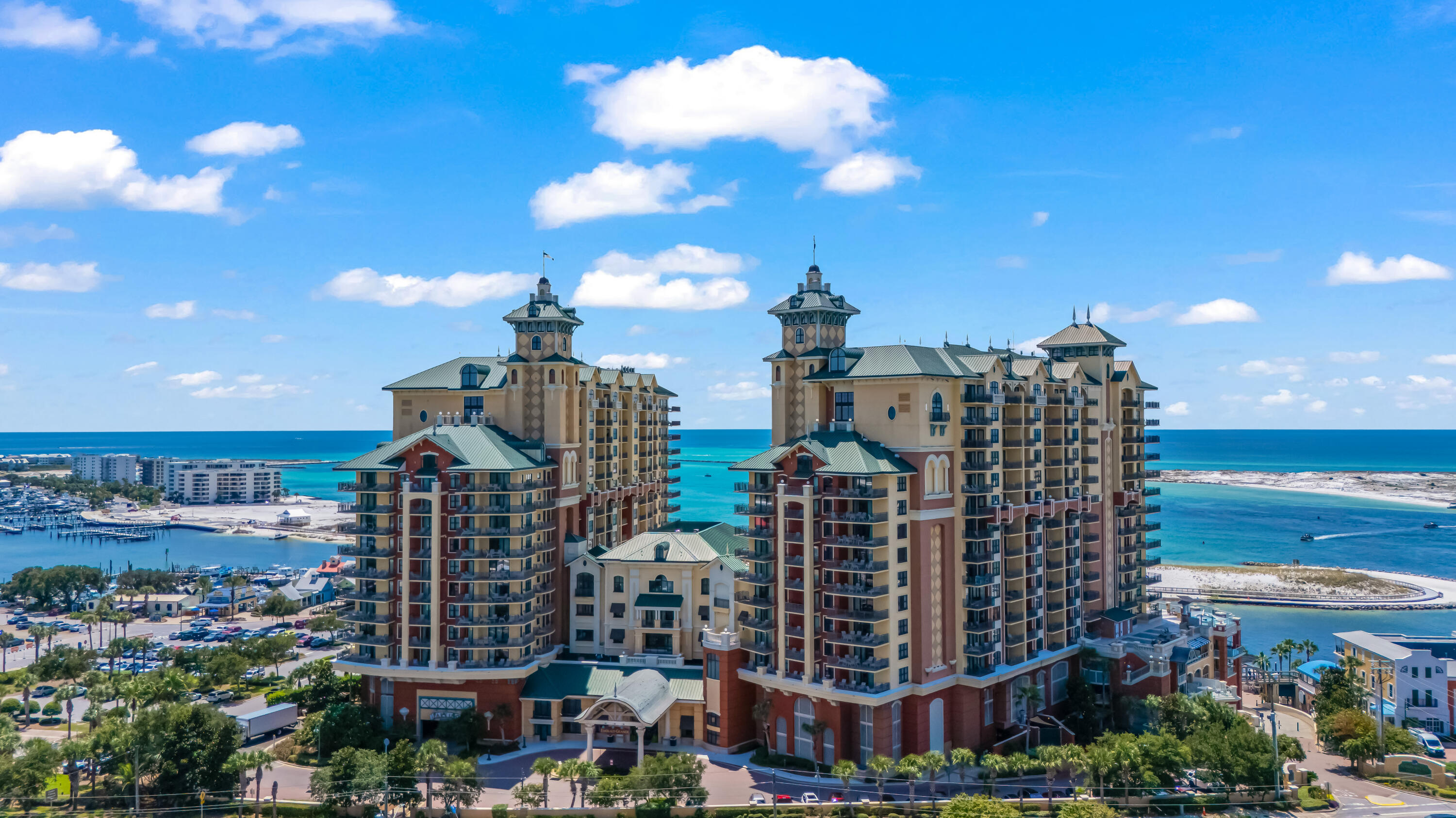 EMERALD GRANDE - Residential