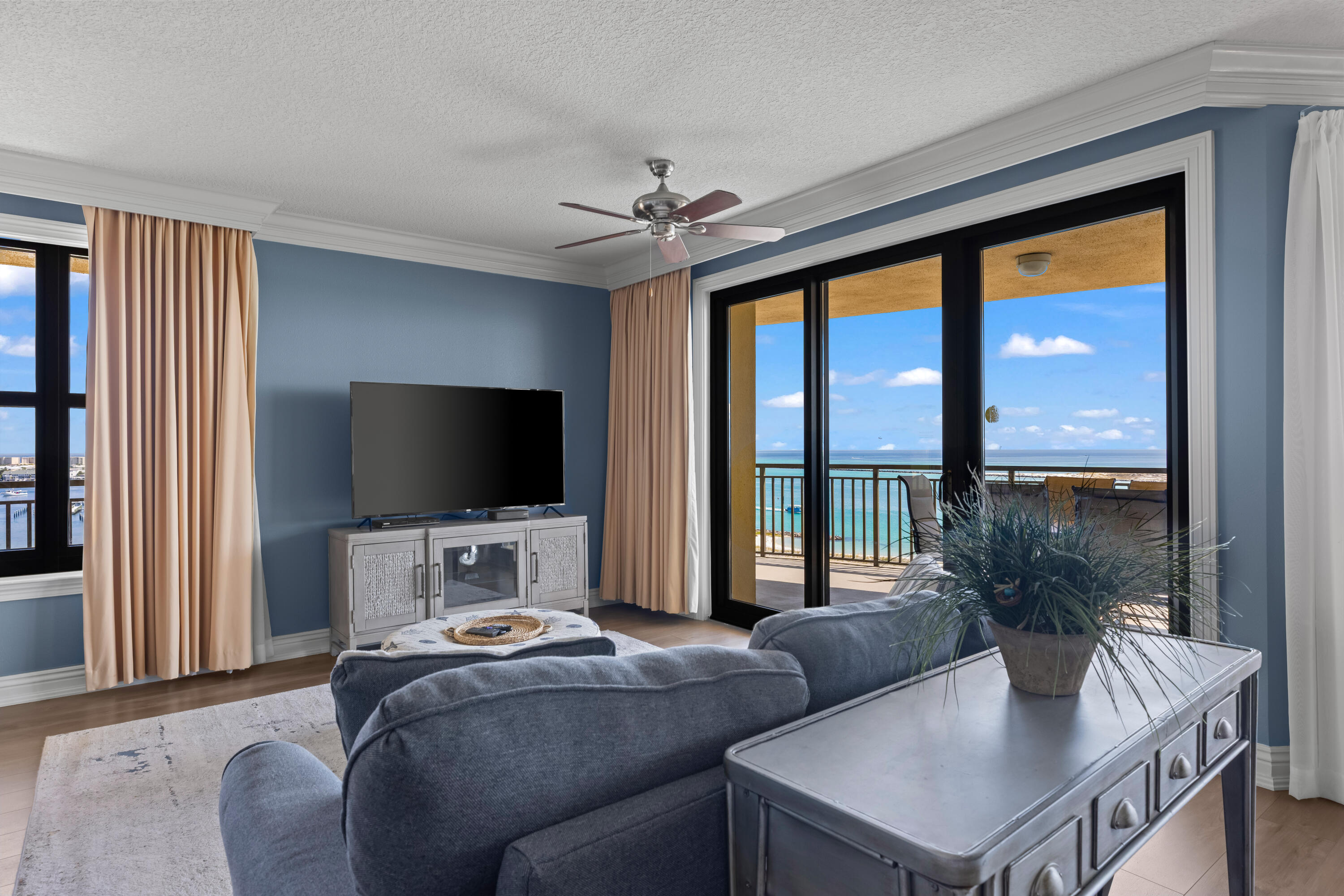 EMERALD GRANDE - Residential