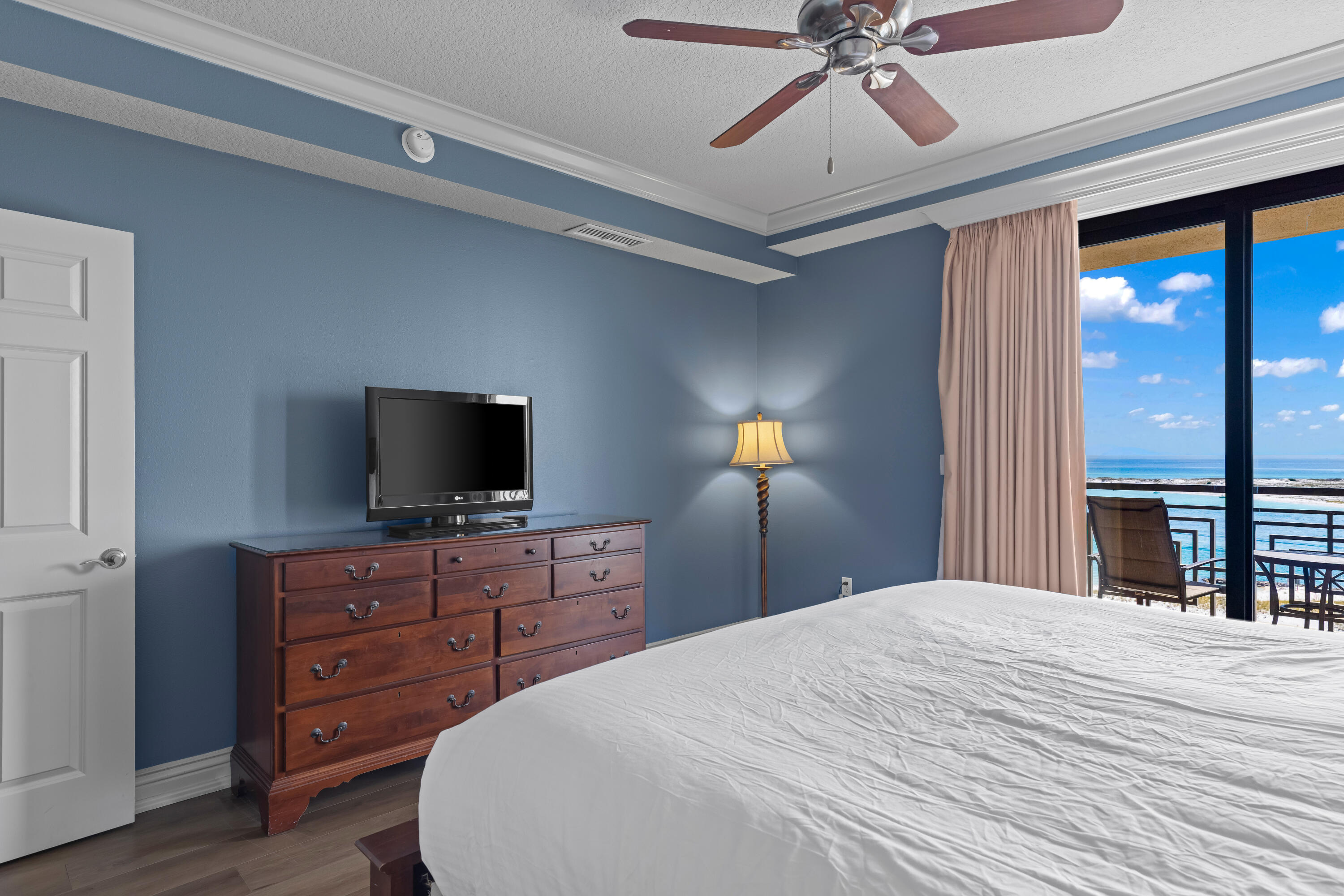 EMERALD GRANDE - Residential