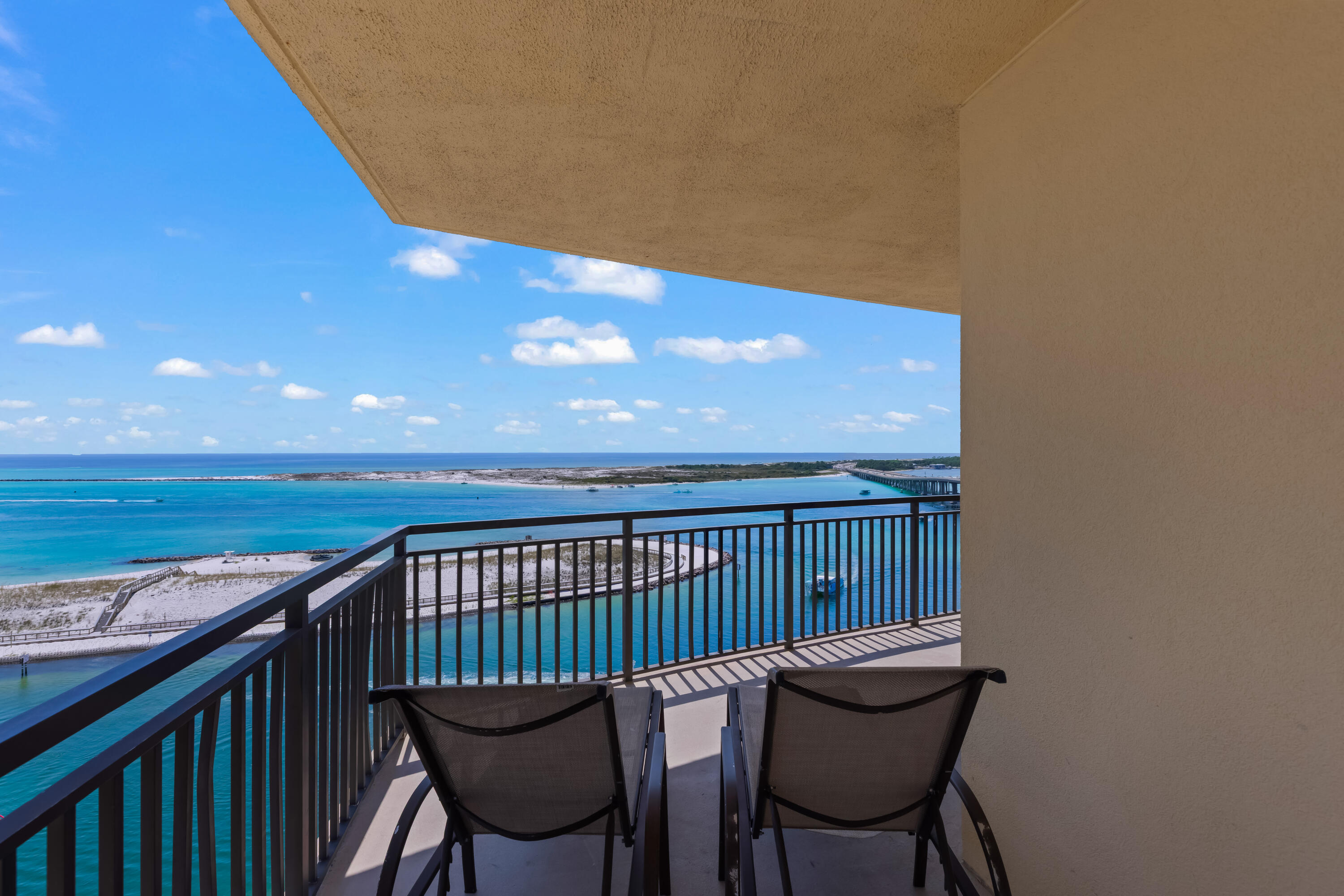 EMERALD GRANDE - Residential