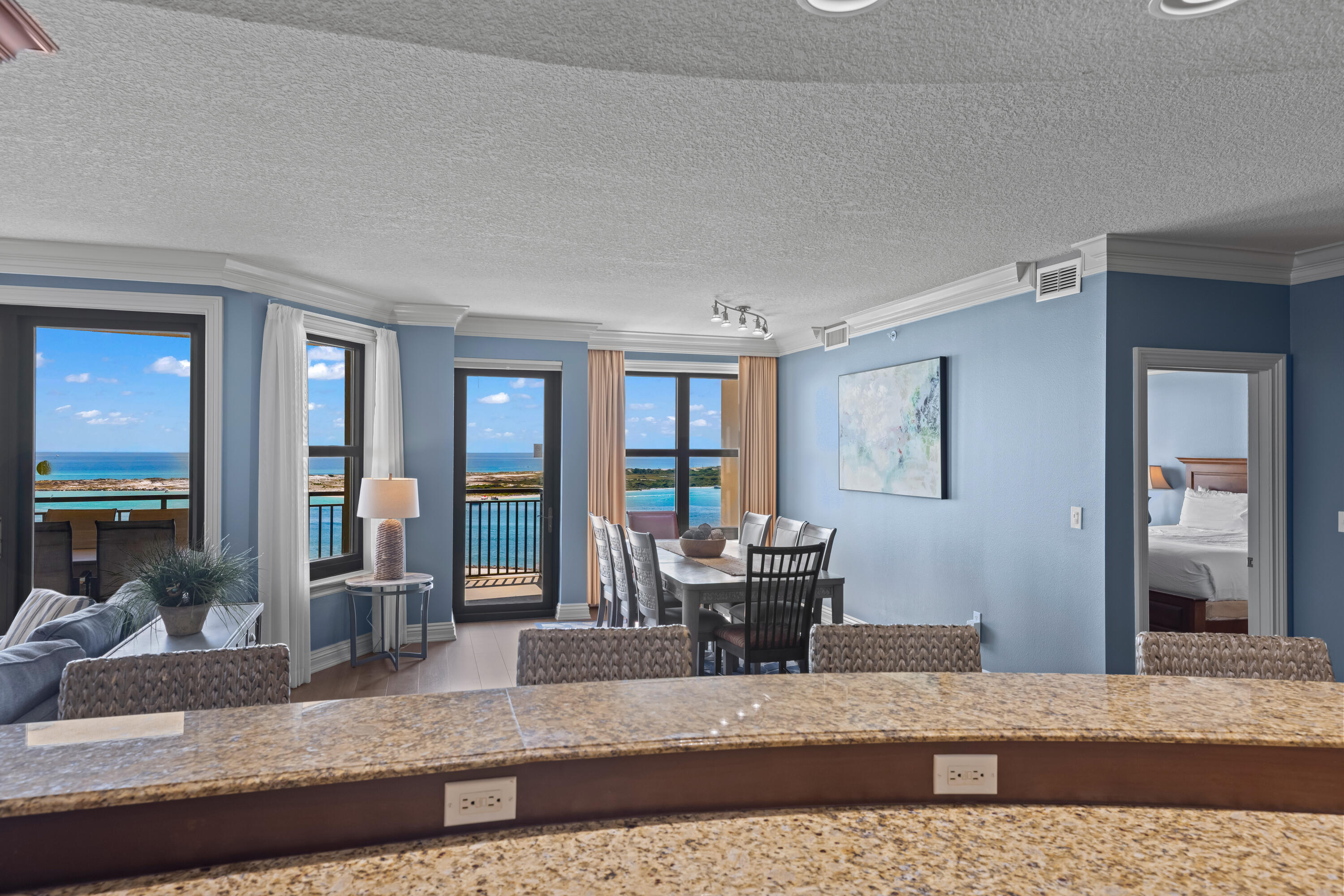 EMERALD GRANDE - Residential