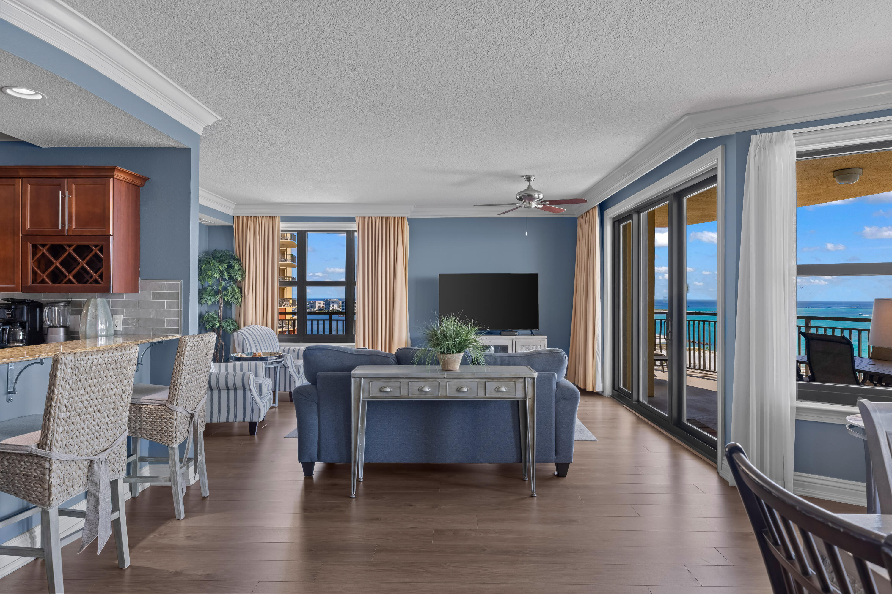 EMERALD GRANDE - Residential