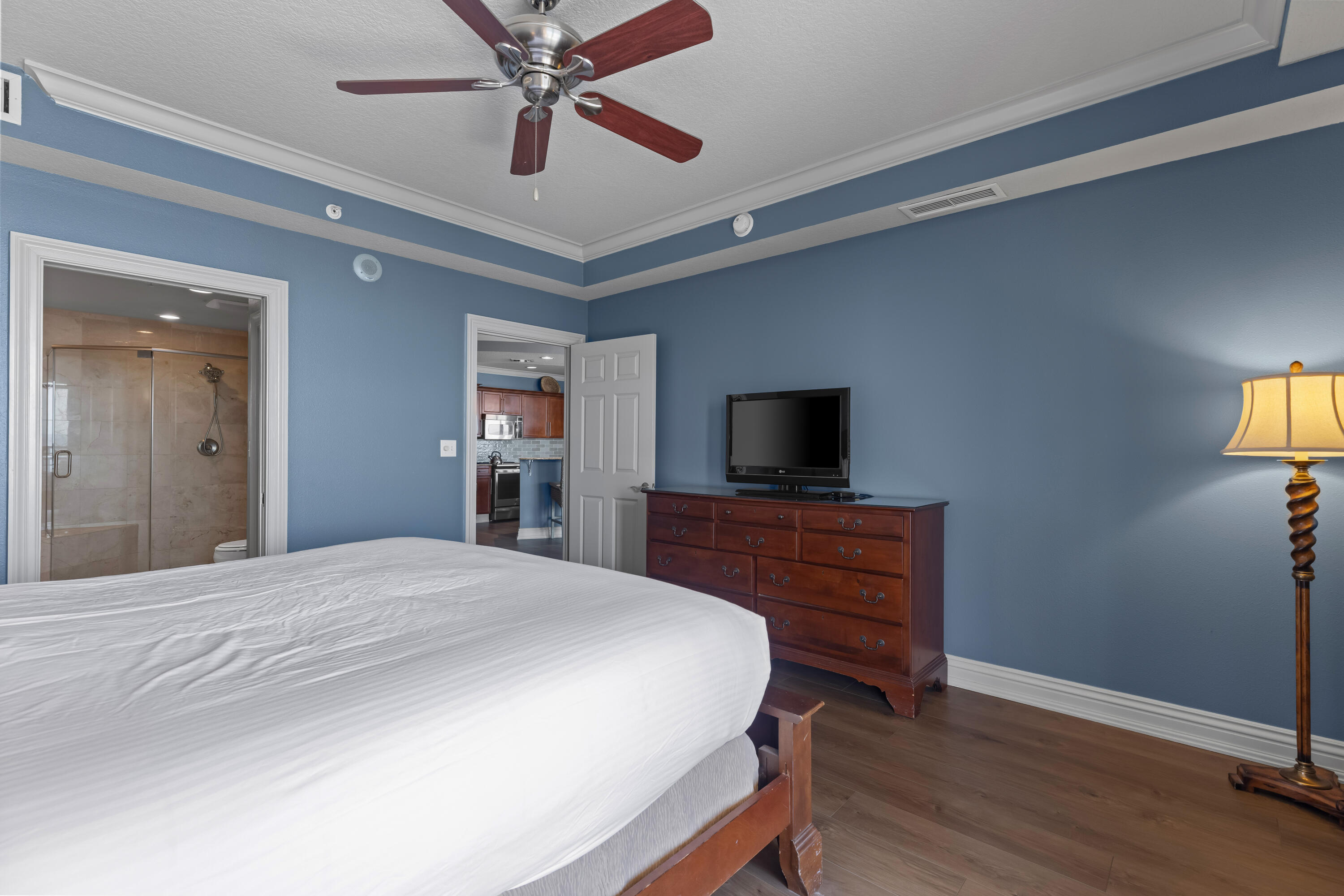 EMERALD GRANDE - Residential