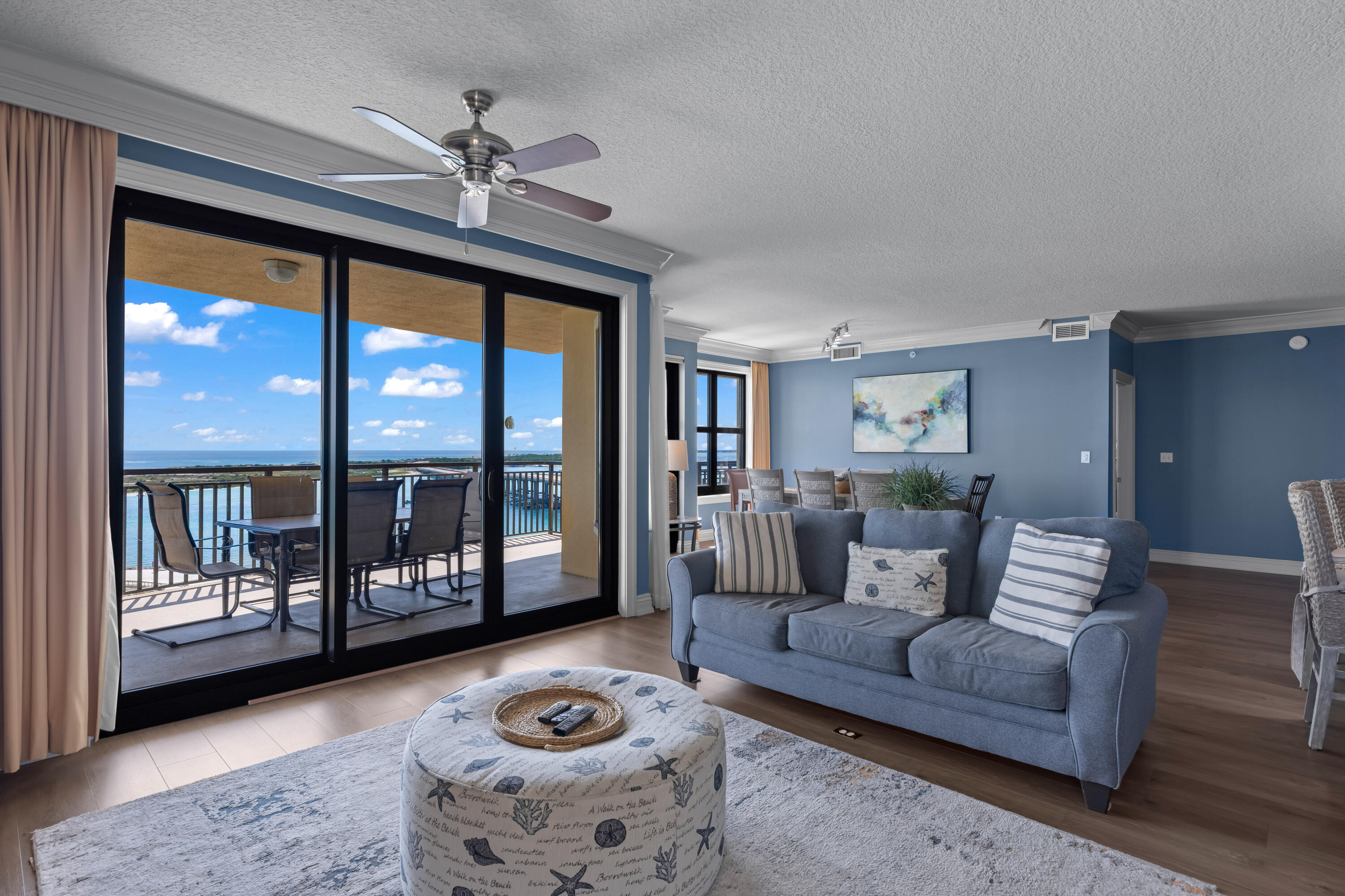 EMERALD GRANDE - Residential