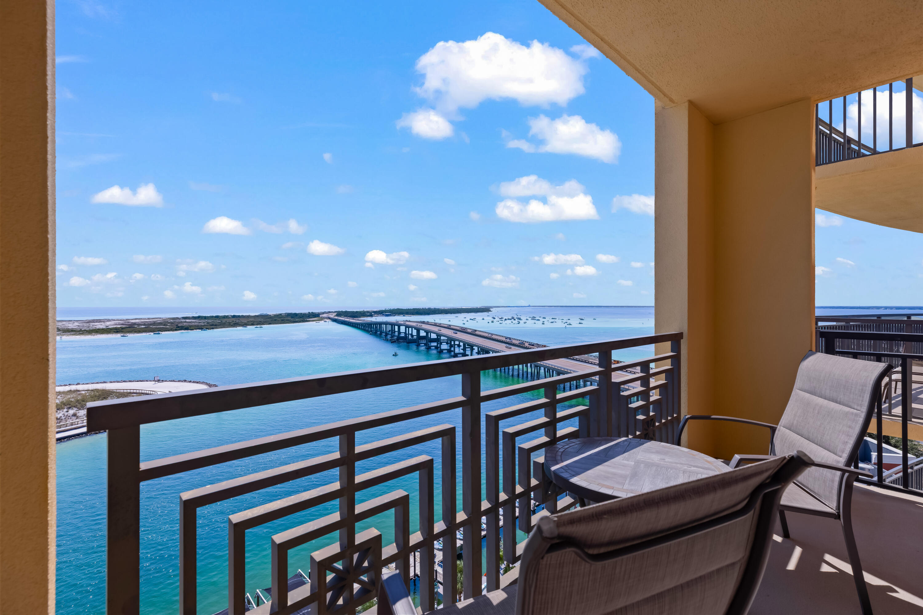 EMERALD GRANDE - Residential