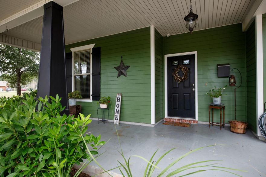 Craftsman style home located South of I10! This home features a split bedroom floor plan! The home also has an open concept for entertaining, on demand gas hot water, gas heat and a gas corner fireplace.  This home is on a  shaded lot, privacy wood fencing, and in ground sprinkler system.Schedule a walkthrough today!