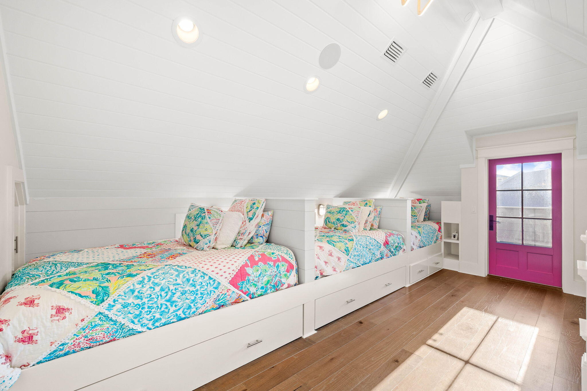 RETREAT THE - Residential