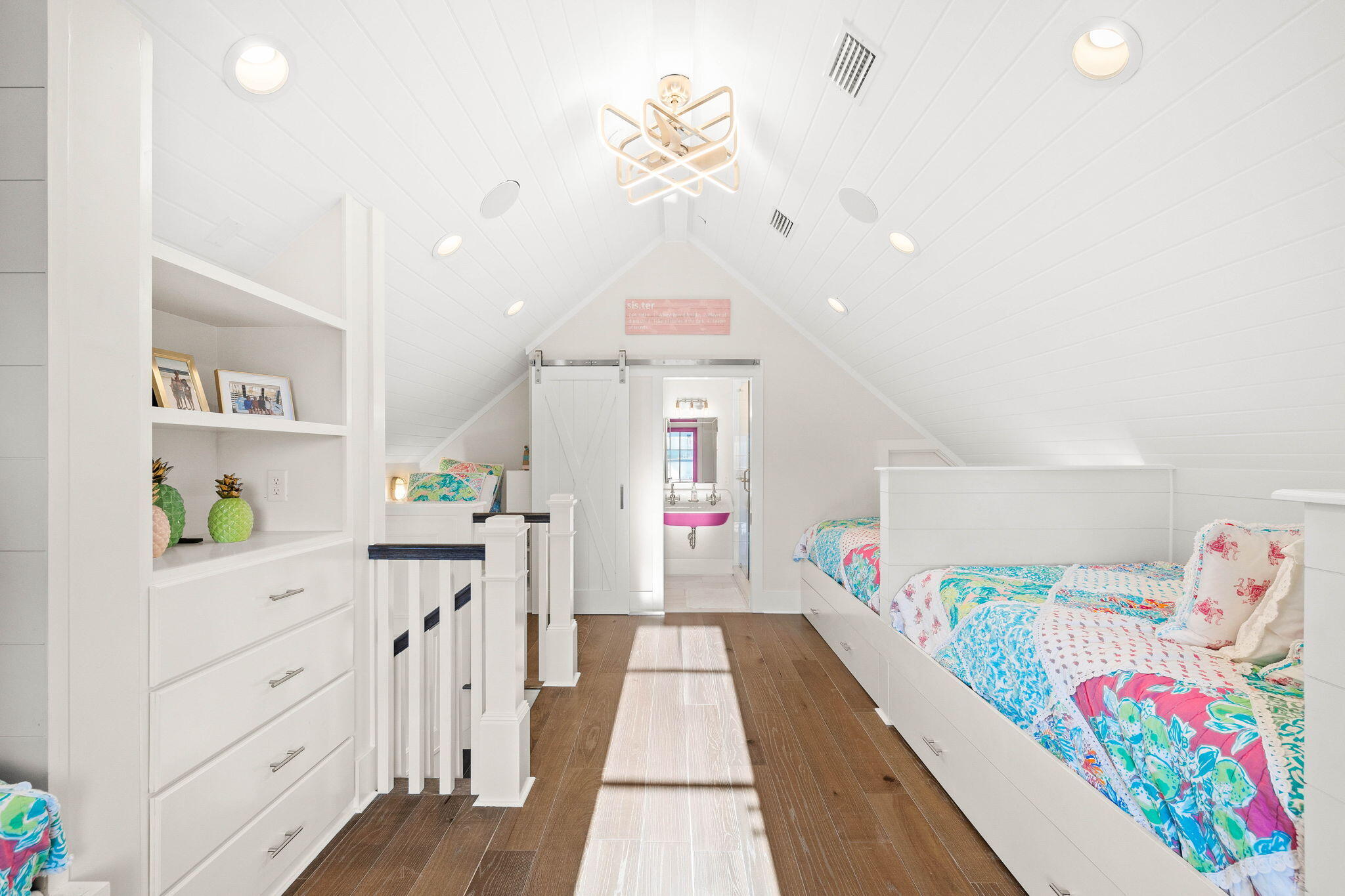 RETREAT THE - Residential