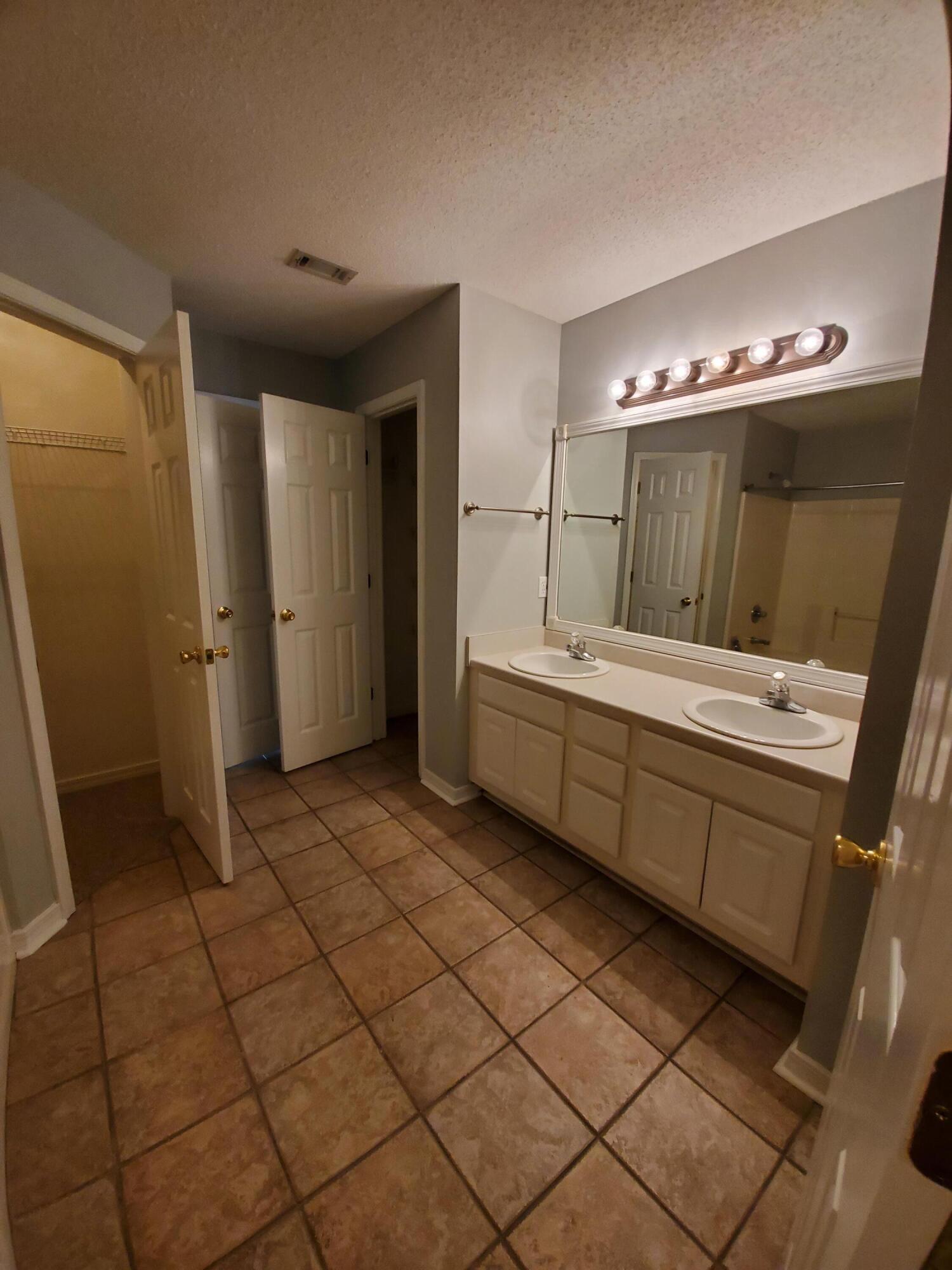 HIDDEN ESTATES - Residential