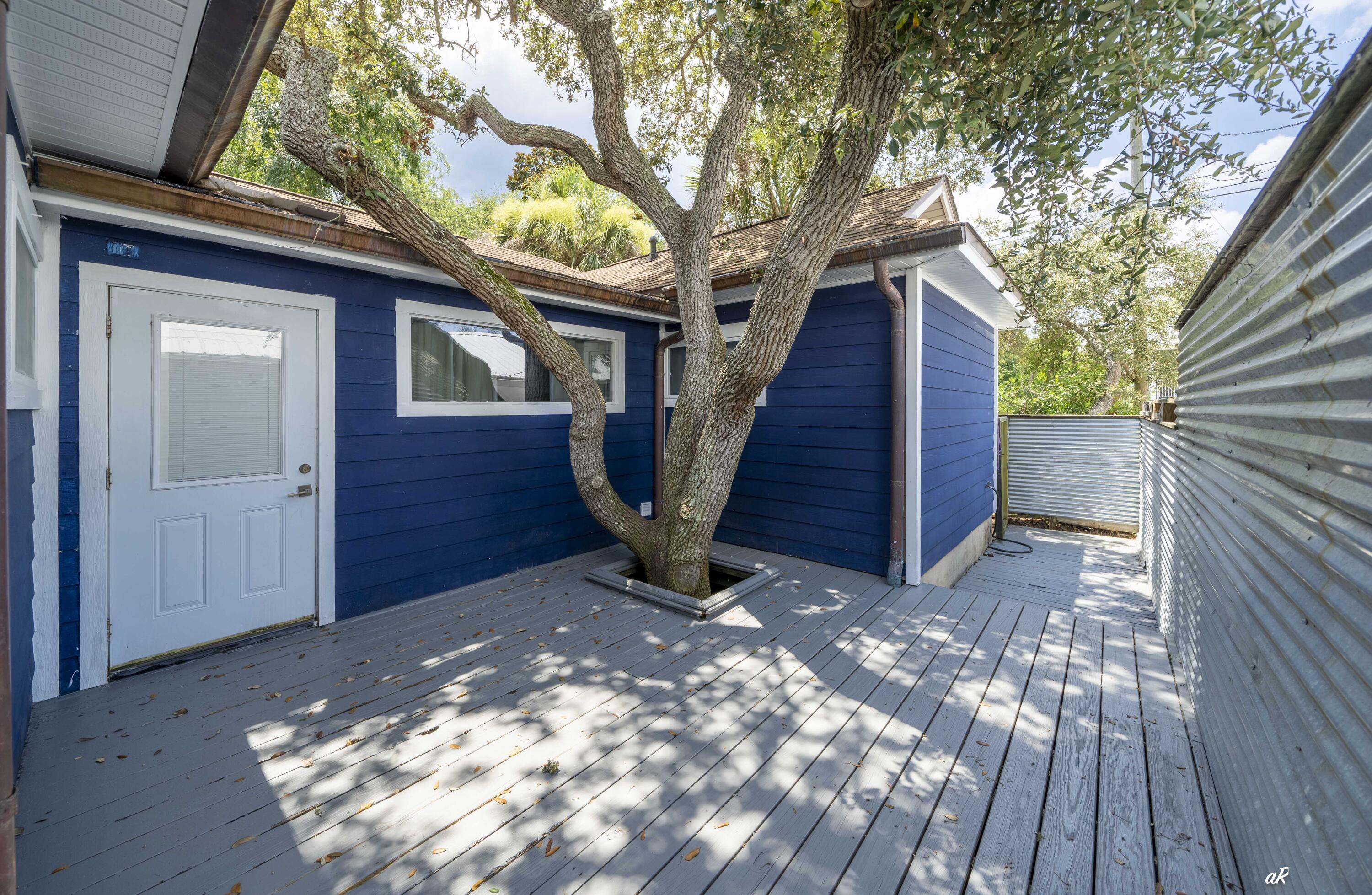 RIVIERA BEACH - Residential