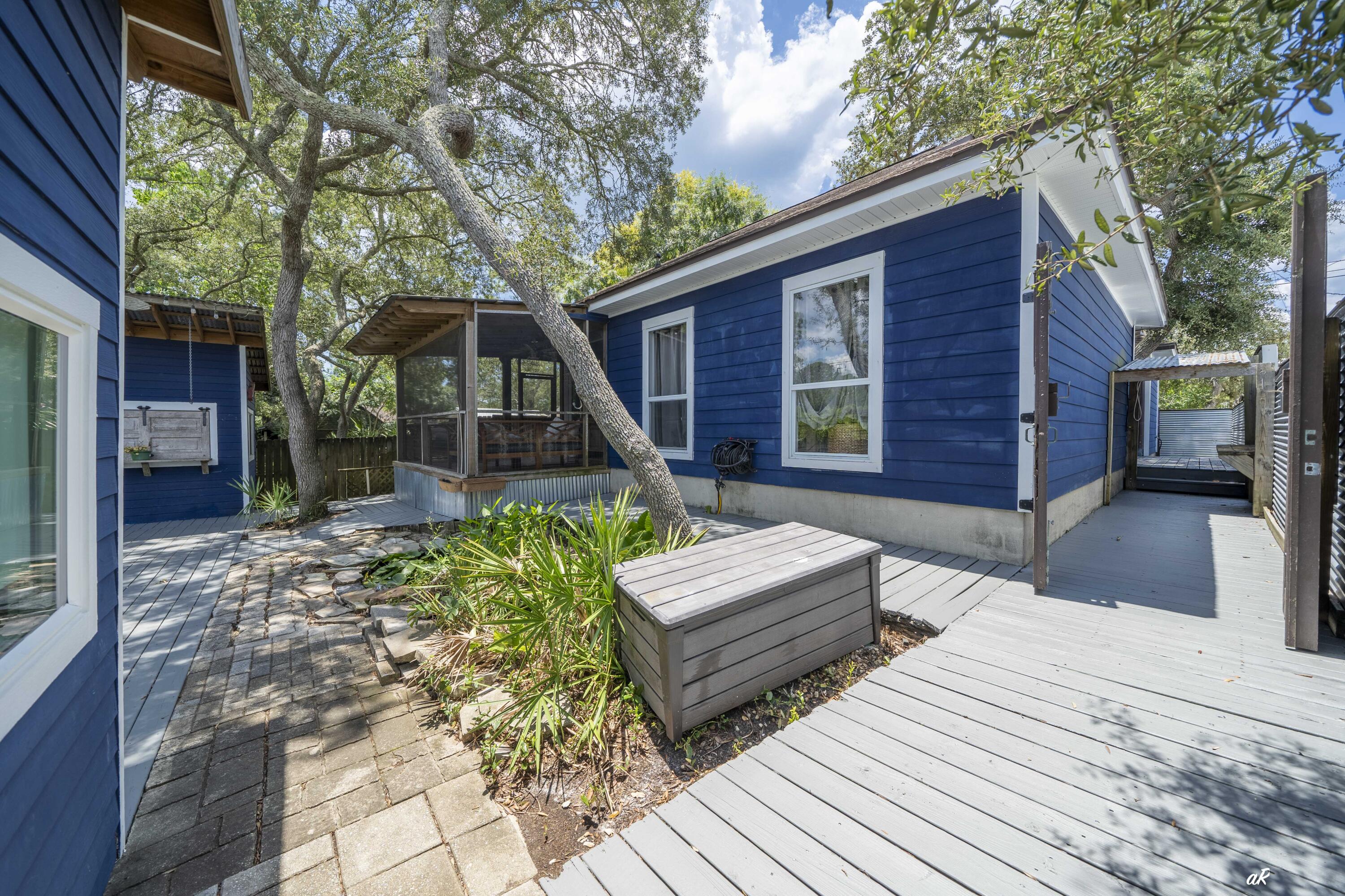 RIVIERA BEACH - Residential