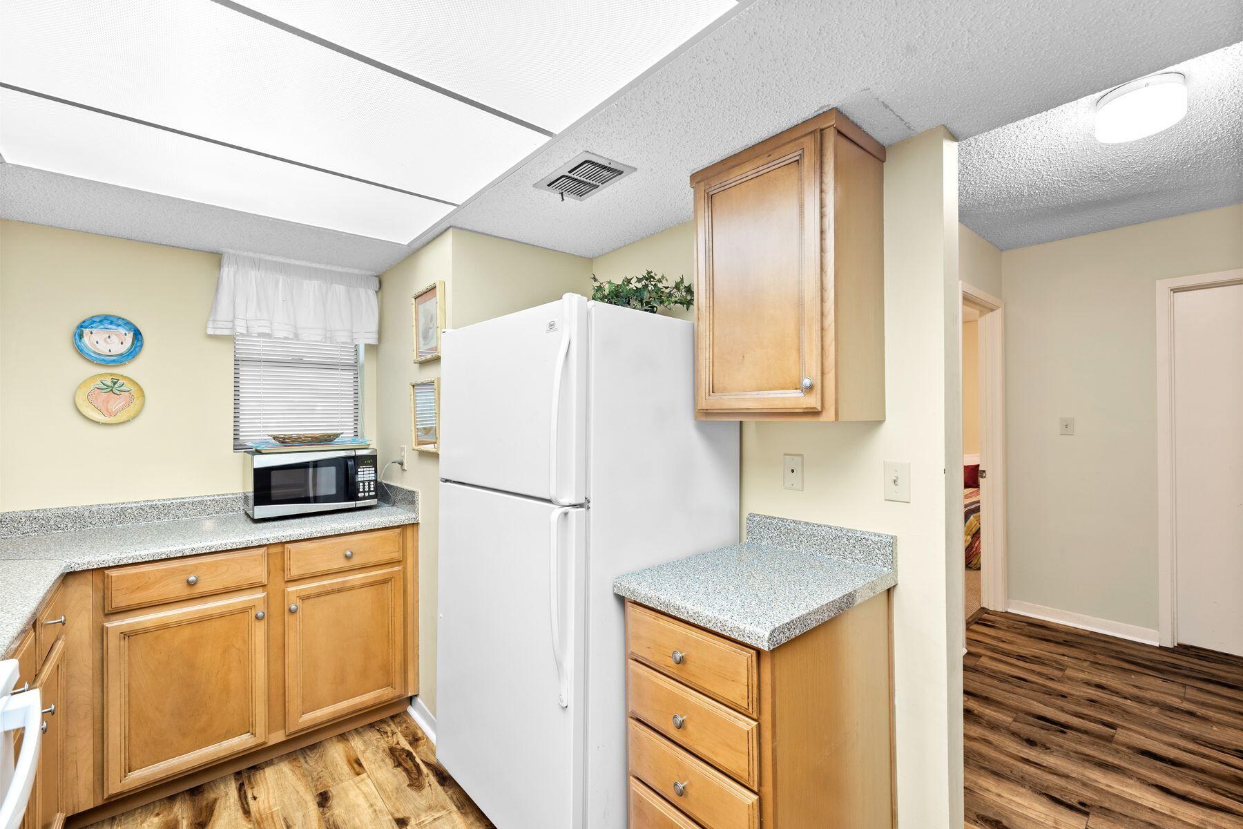 BAYOU VILLAGE CONDO PH 2 - Residential