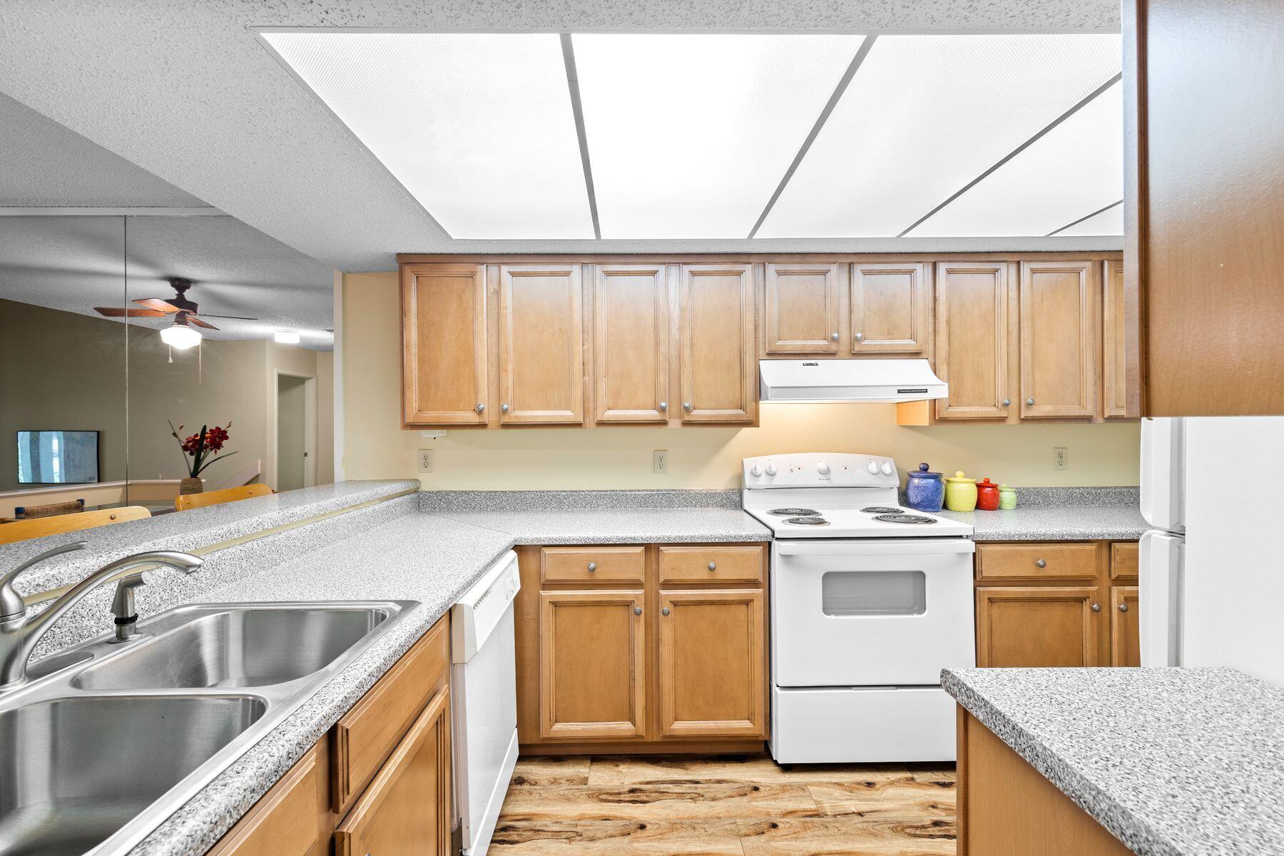 BAYOU VILLAGE CONDO PH 2 - Residential