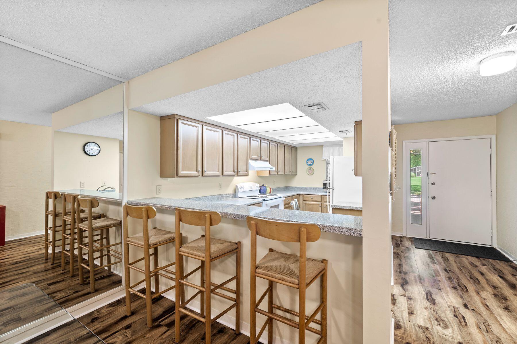 BAYOU VILLAGE CONDO PH 2 - Residential