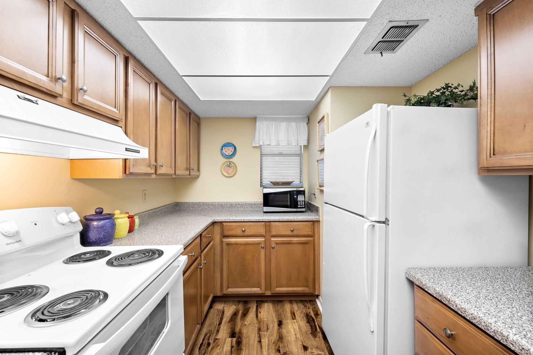 BAYOU VILLAGE CONDO PH 2 - Residential