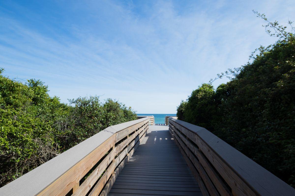 HIDDEN BEACH VILLAS CONDO - Residential