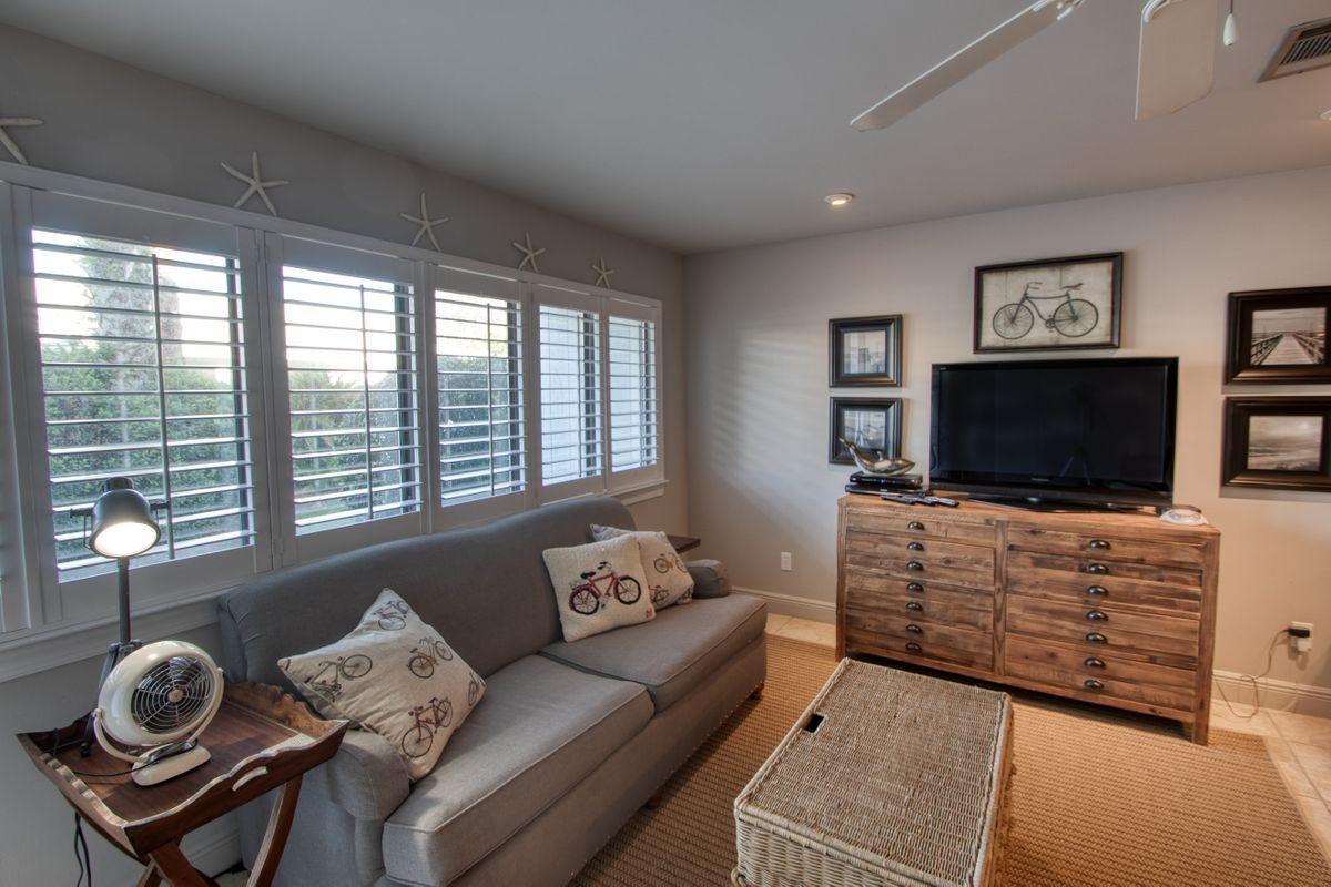 HIDDEN BEACH VILLAS CONDO - Residential