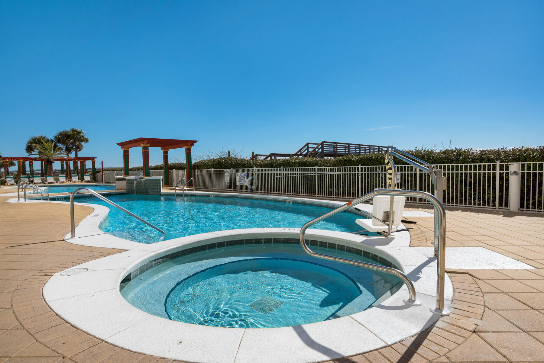 PEARL OF NAVARRE (THE) - Residential
