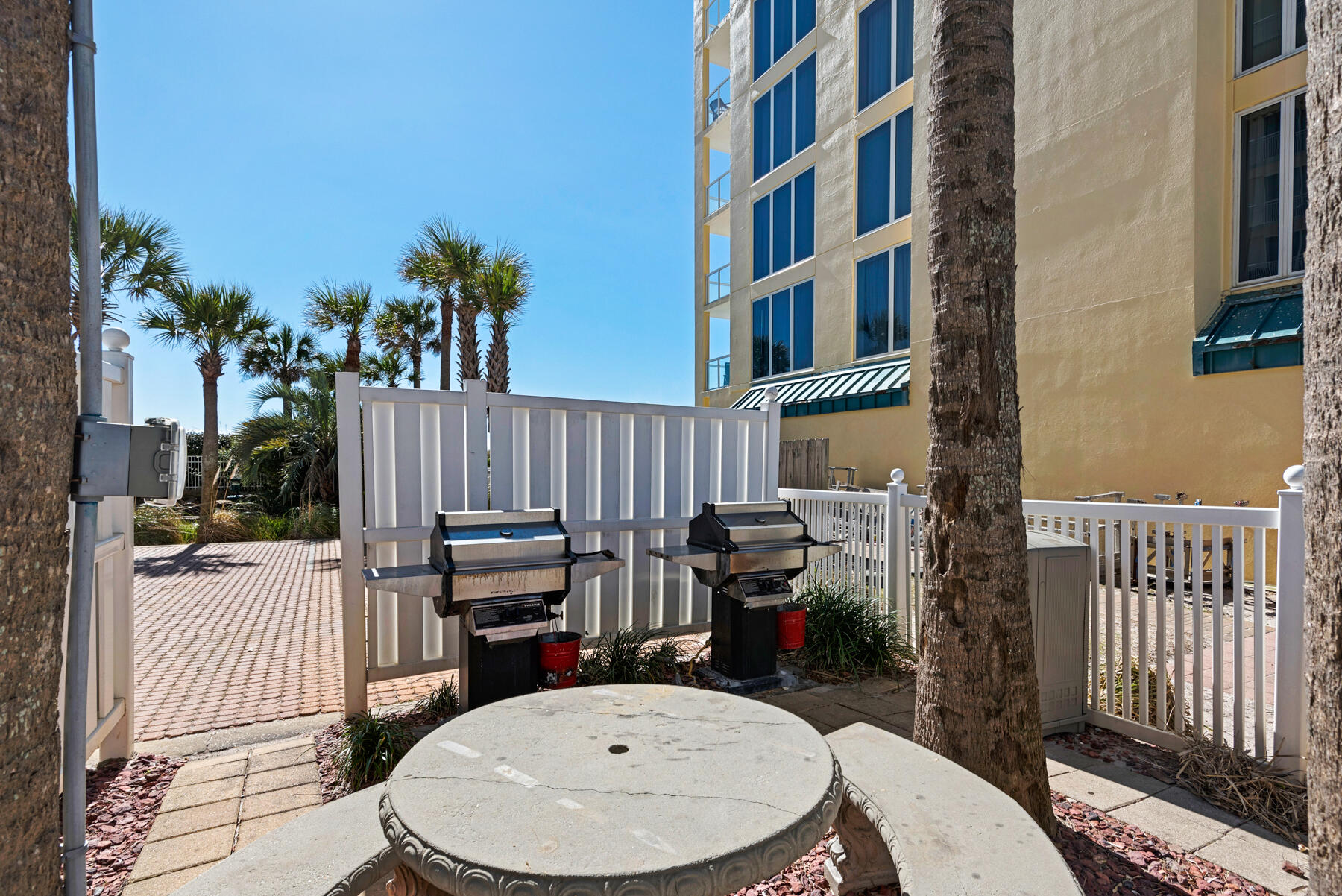 PEARL OF NAVARRE (THE) - Residential