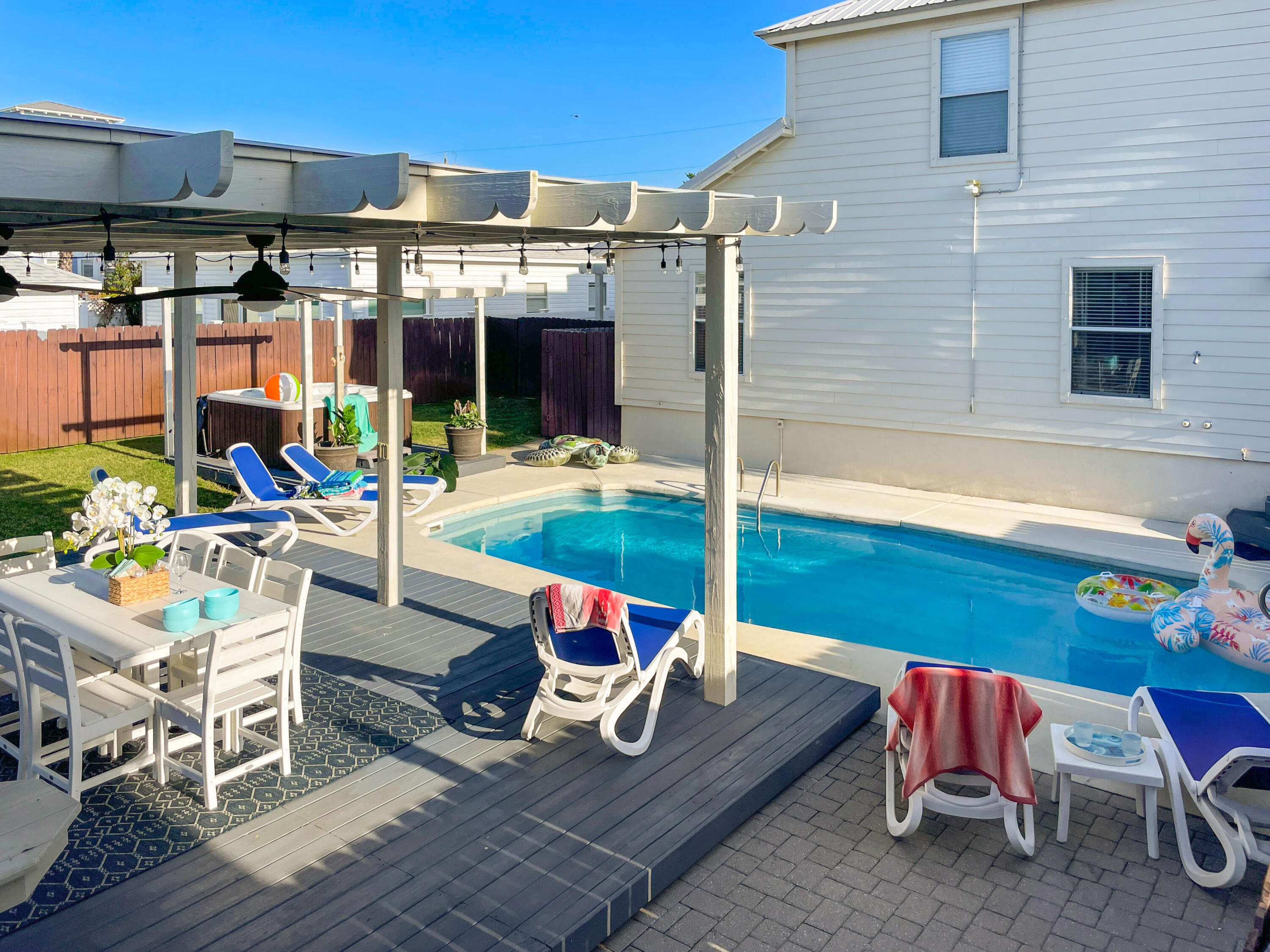 CRYSTAL BEACH - Residential