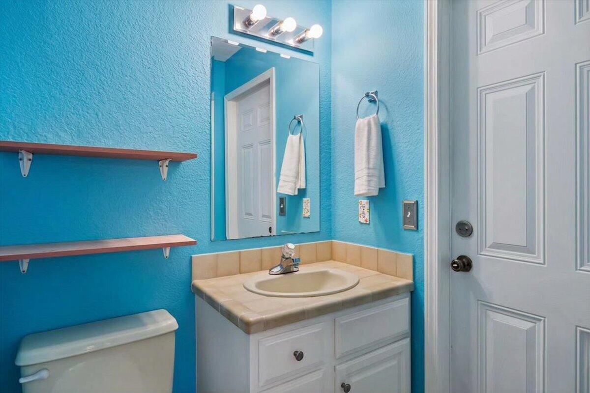 HOLLEY BY THE SEA - Residential