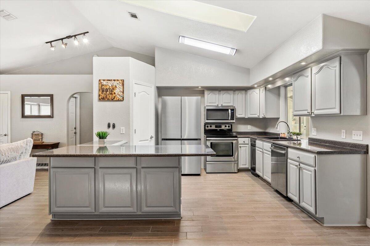 HOLLEY BY THE SEA - Residential