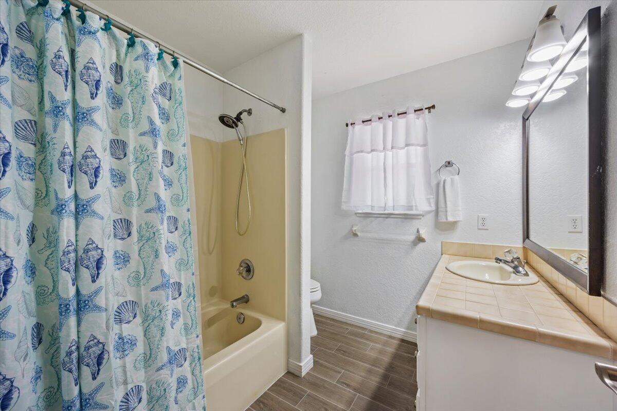 HOLLEY BY THE SEA - Residential