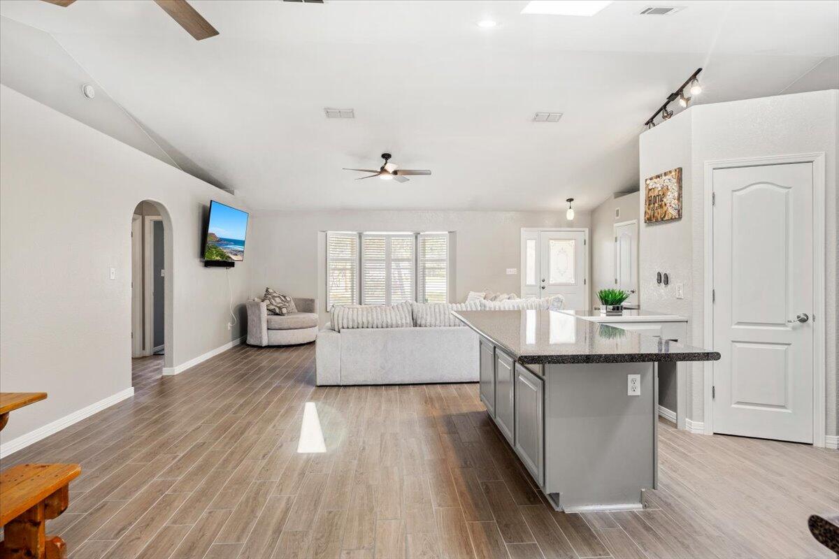 HOLLEY BY THE SEA - Residential