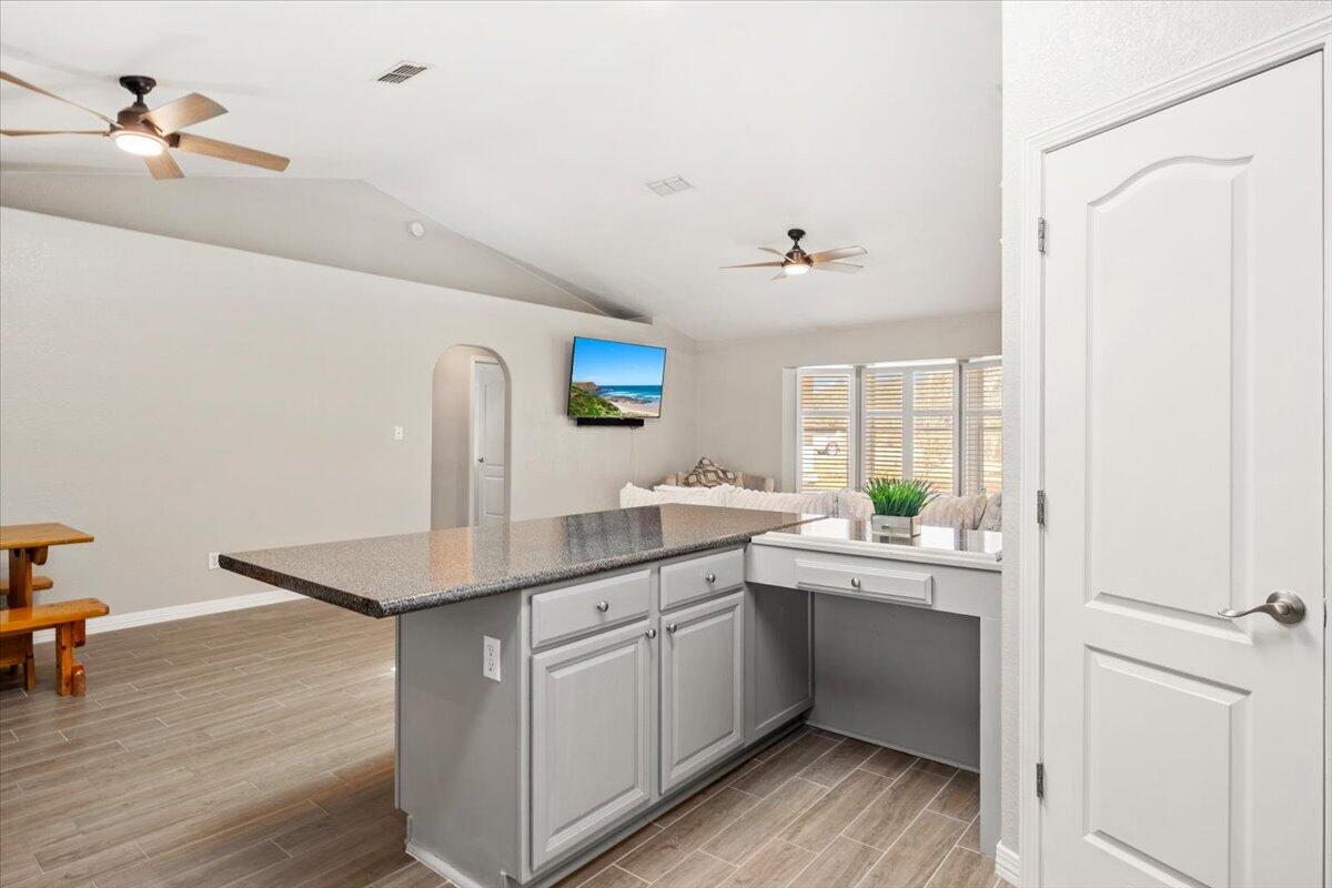 HOLLEY BY THE SEA - Residential