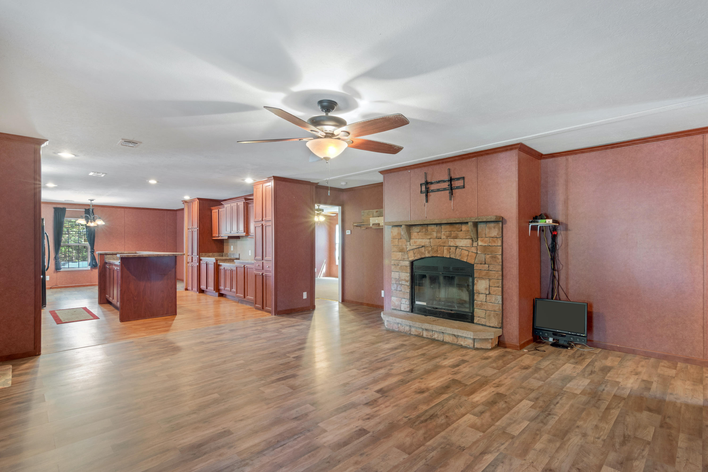 VILLA TASSO TOWN OF - Residential