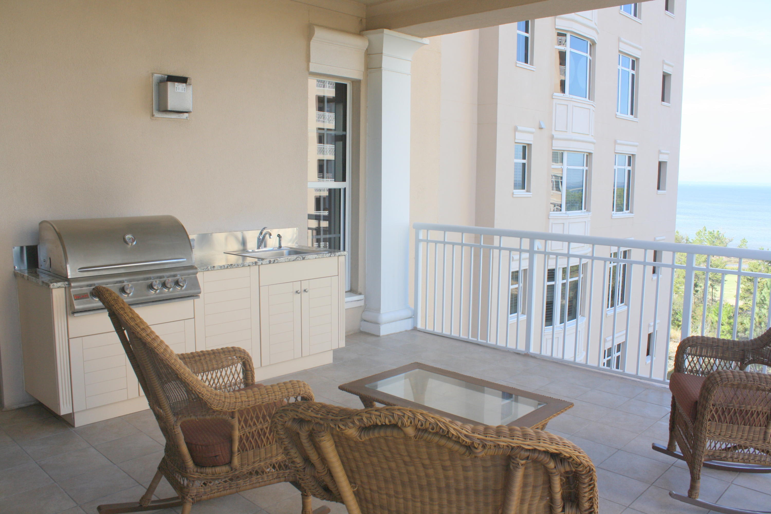 ONE WATER PLACE AT KELLY PLANTATION - Residential