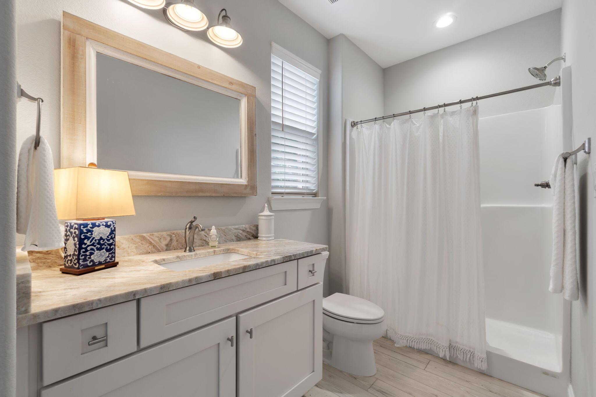 CAMELLIAS - Residential