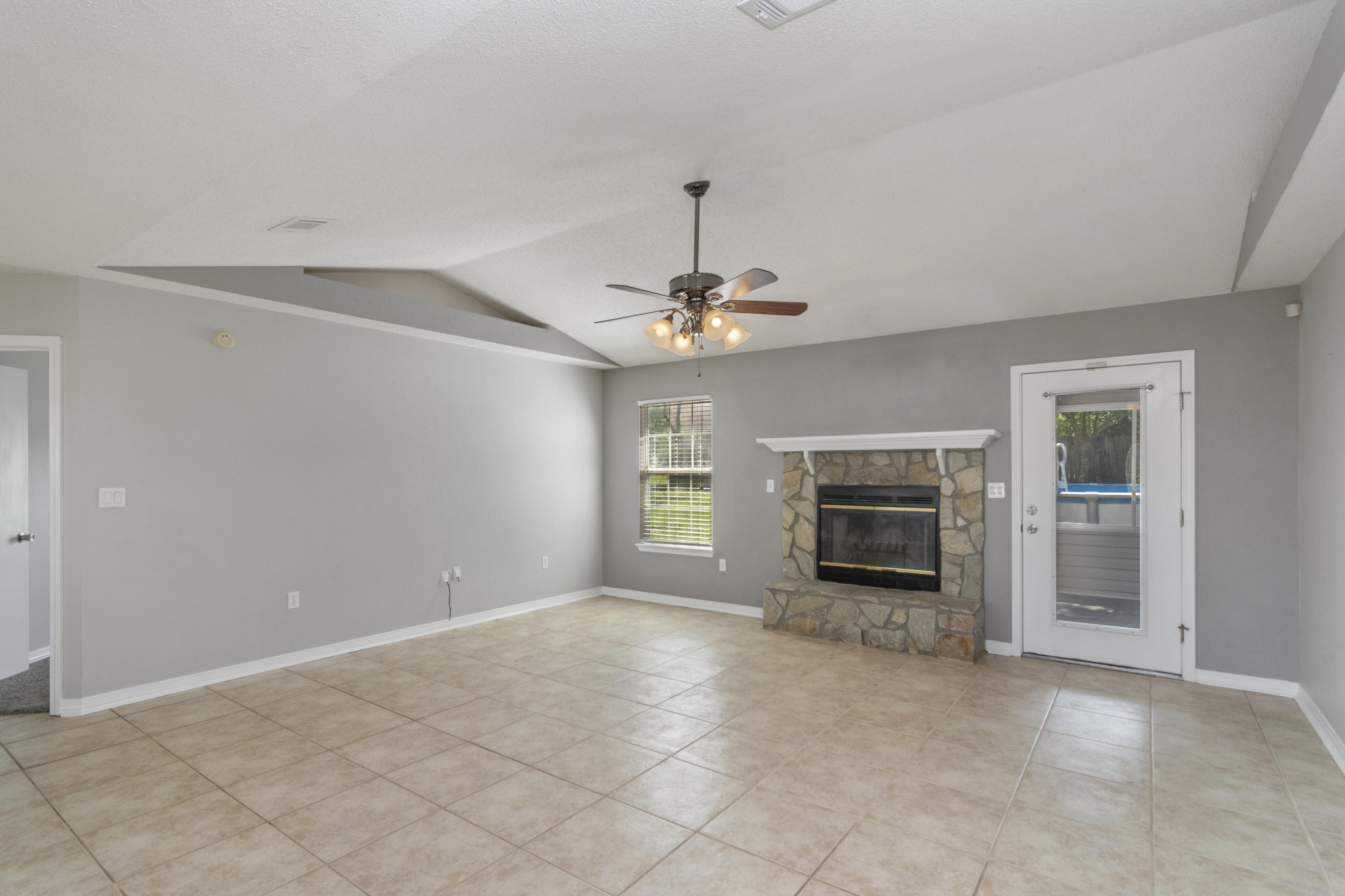 COUNTRYVIEW ESTATES 4TH ADDN - Residential